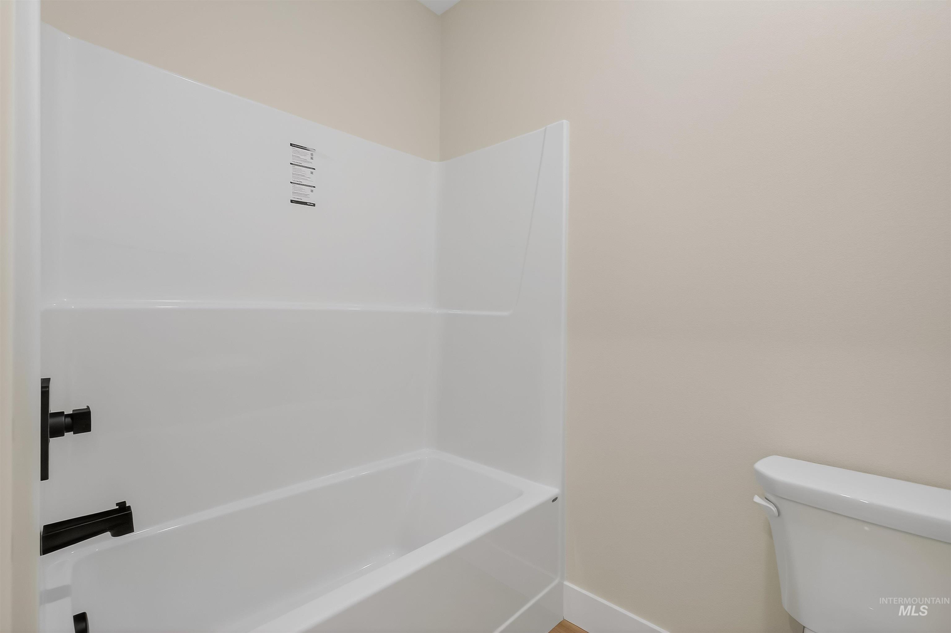 606 Warner Ave Property Photo 22