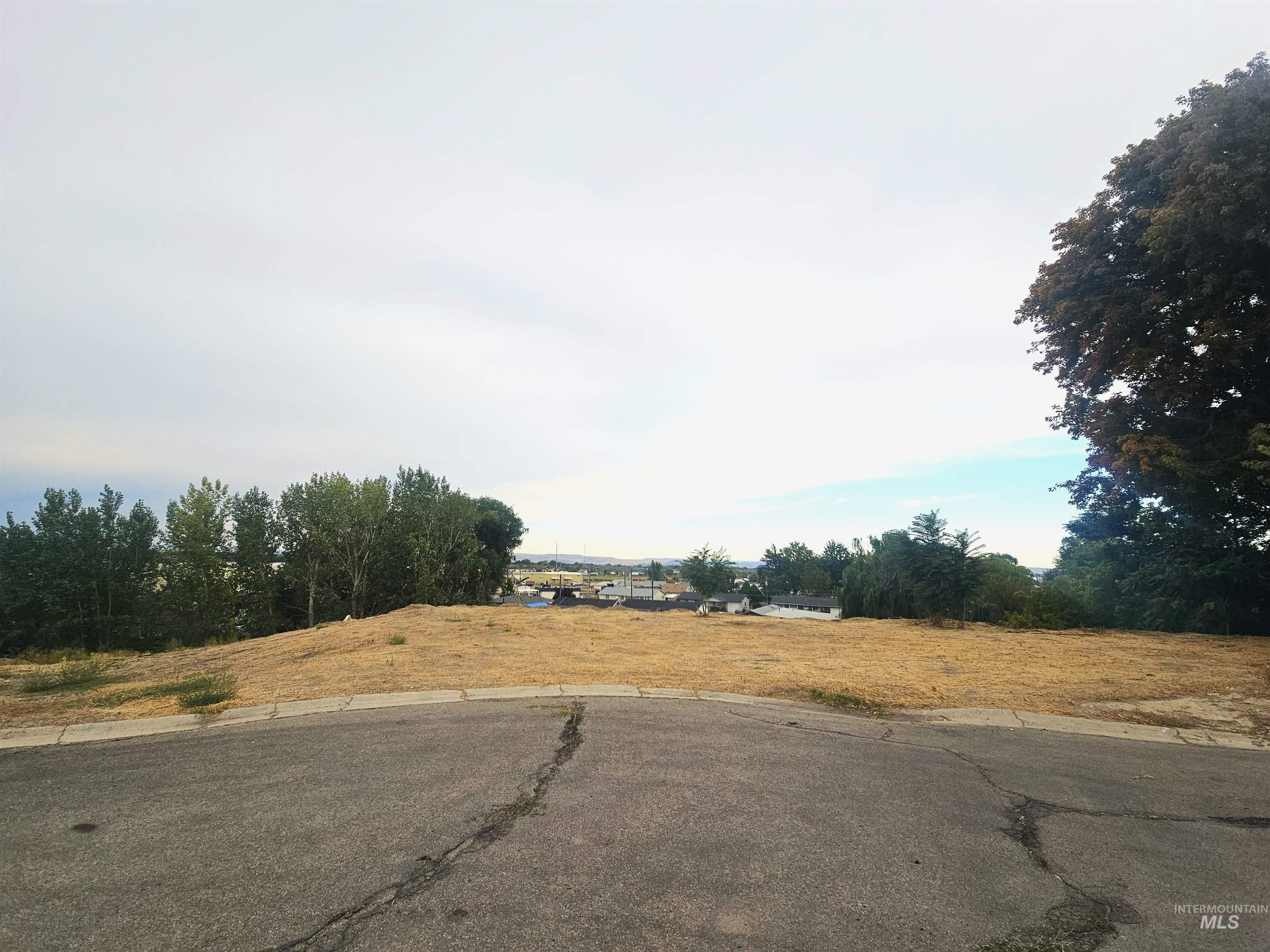 905 & 908 E Verina Circle Property Photo 11