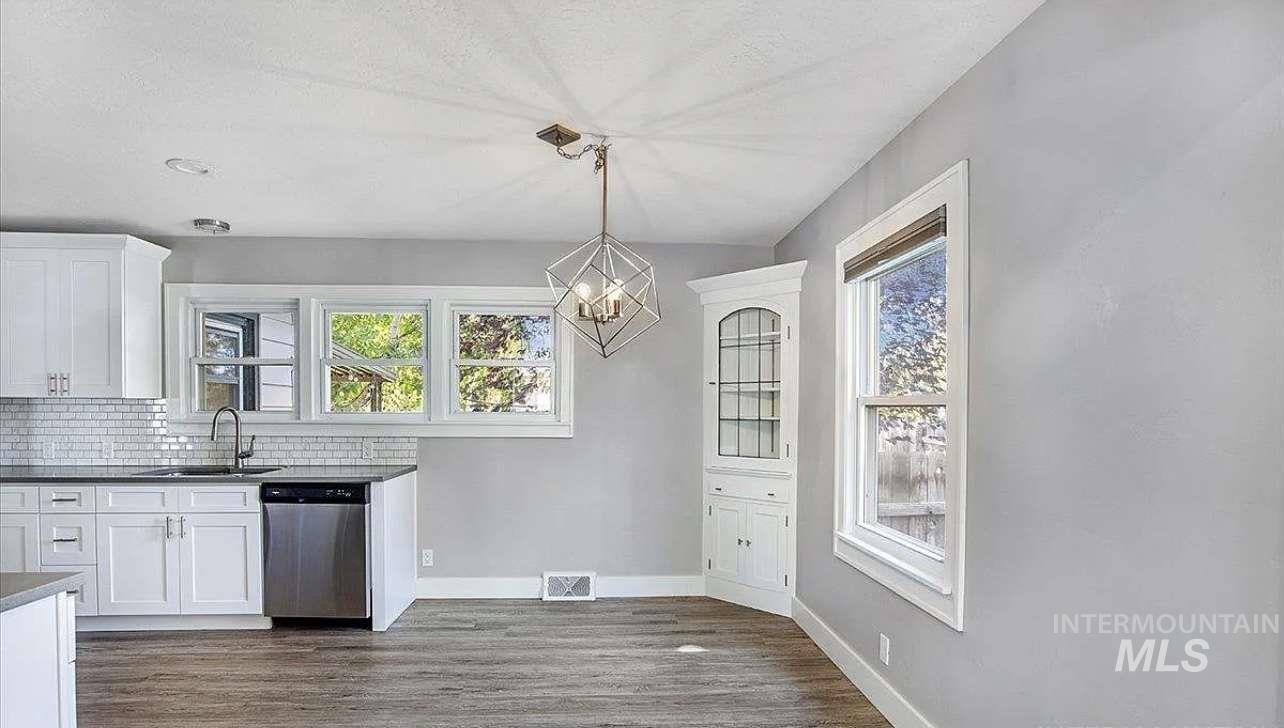 291 Lincoln St Property Photo 12