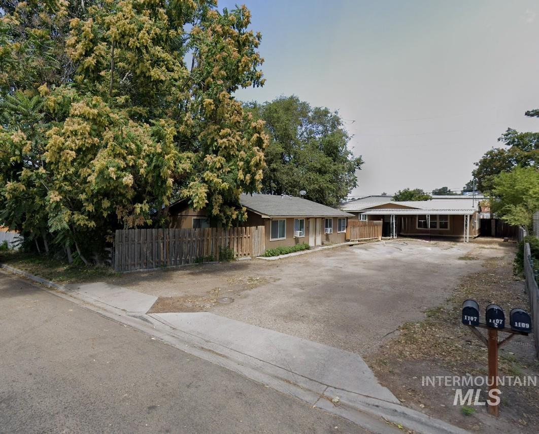 1107 E Elgin St. Property Photo 1