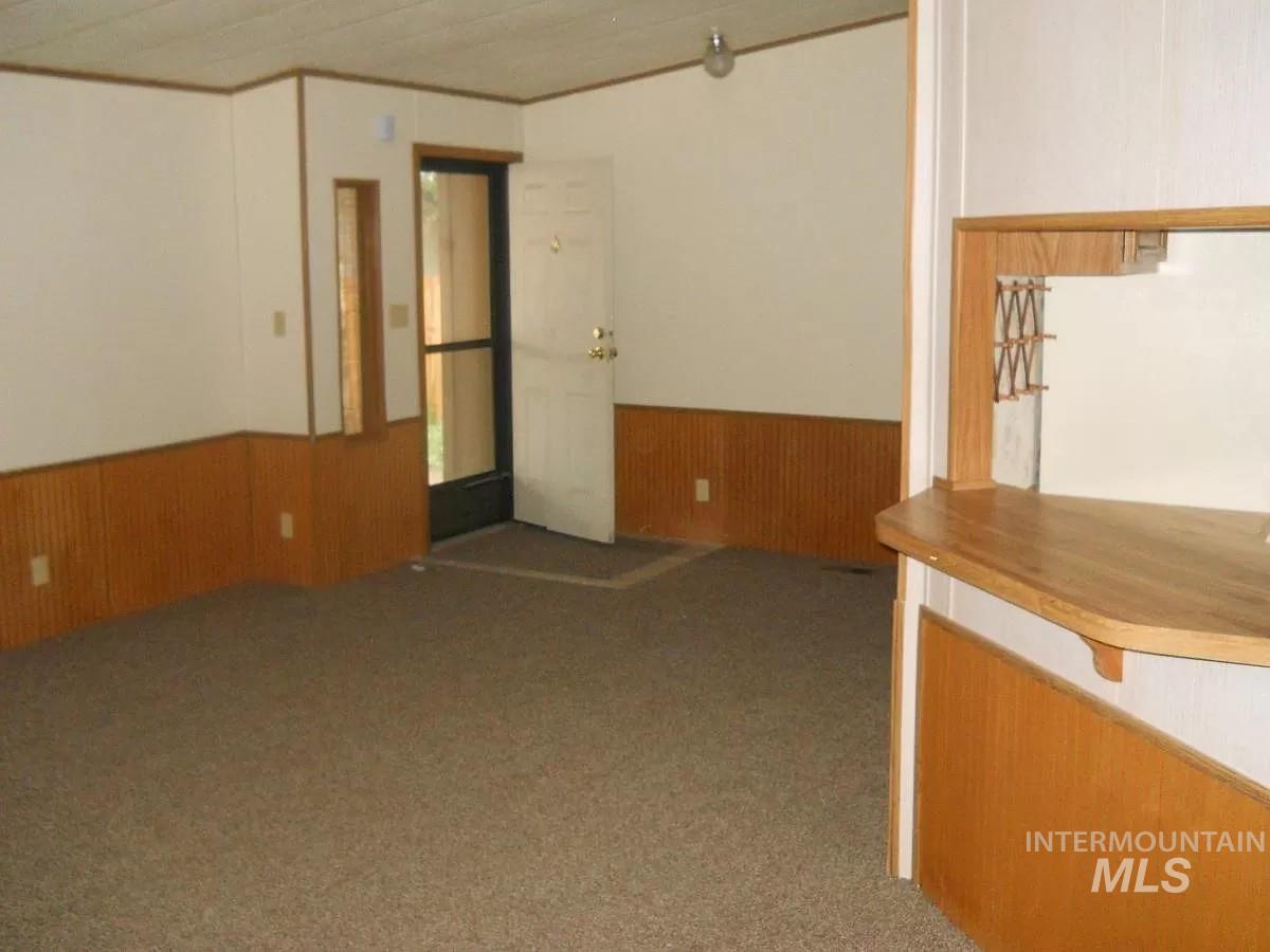 1107 E Elgin St. Property Photo 5
