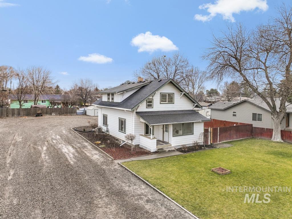 330 Birch Street S Property Photo 1