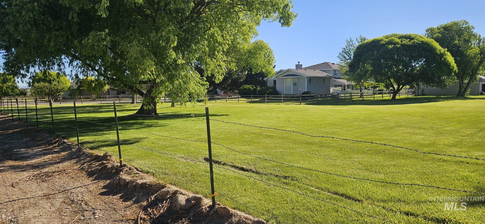 1027 Clear Creek Drive Property Photo 3