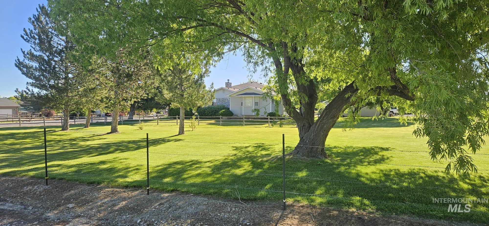 1027 Clear Creek Drive Property Photo 4