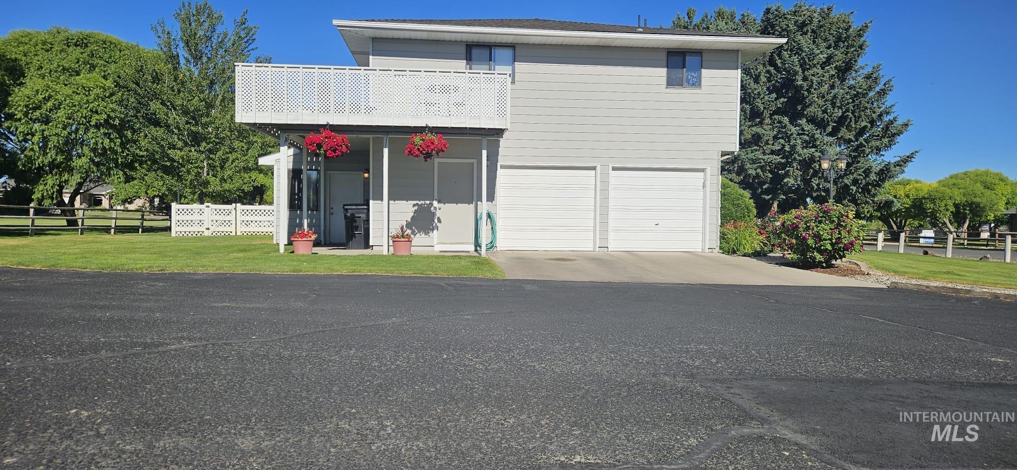 1027 Clear Creek Drive Property Photo 5