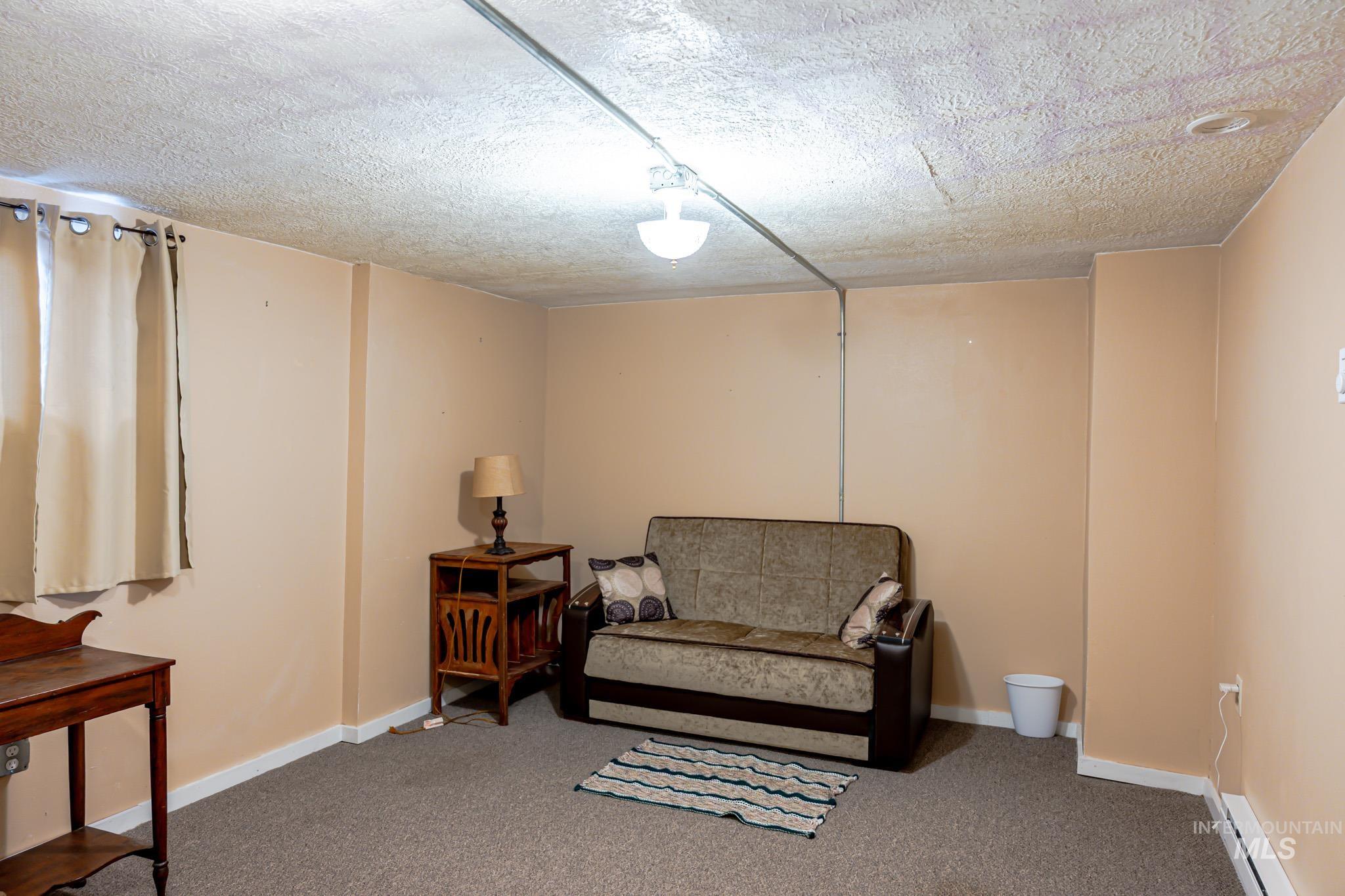 90 E Jefferson Property Photo 27