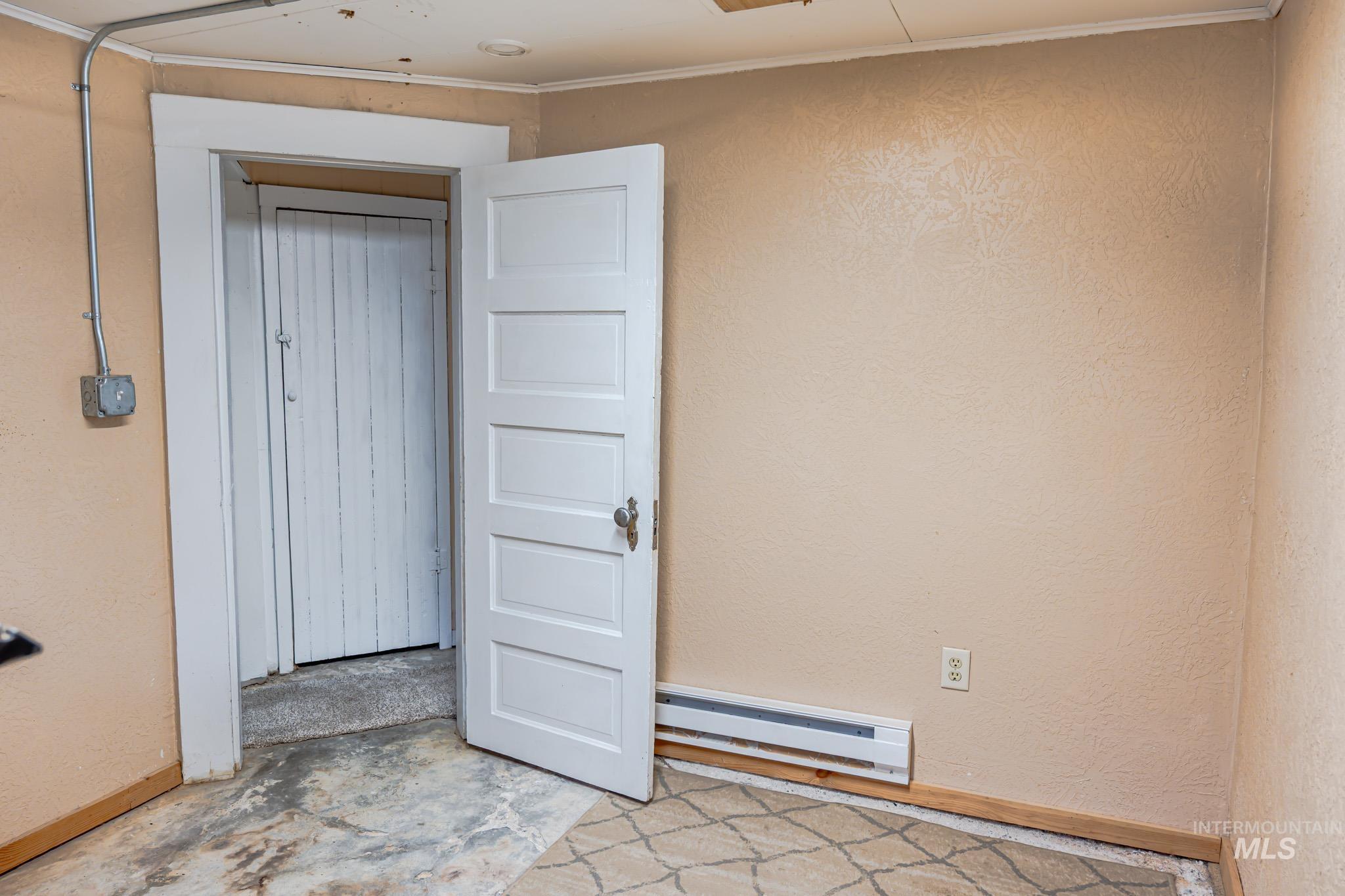 90 E Jefferson Property Photo 35