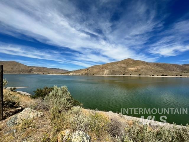 32214 Snake River Rd Property Photo 1