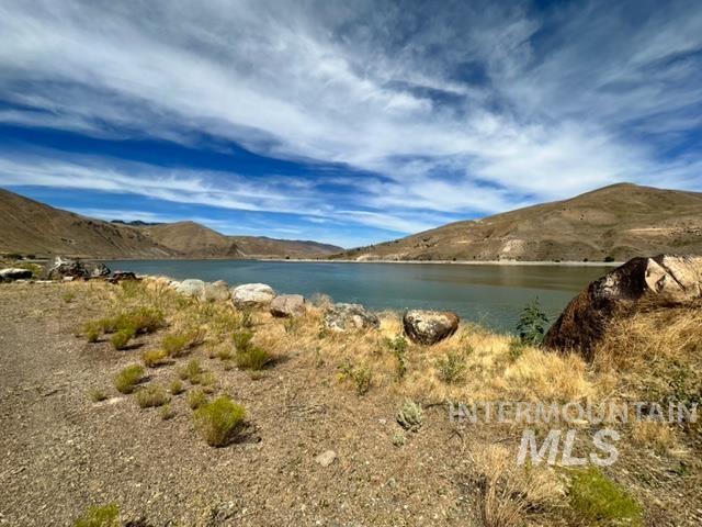 32214 Snake River Rd Property Photo 2