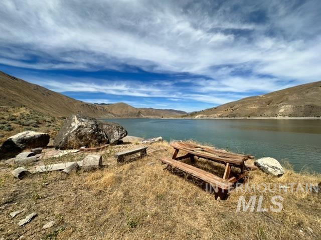 32214 Snake River Rd Property Photo 4