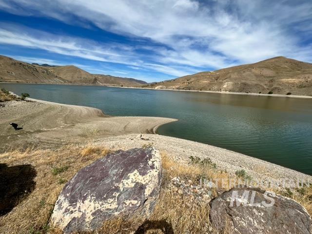 32214 Snake River Rd Property Photo 5