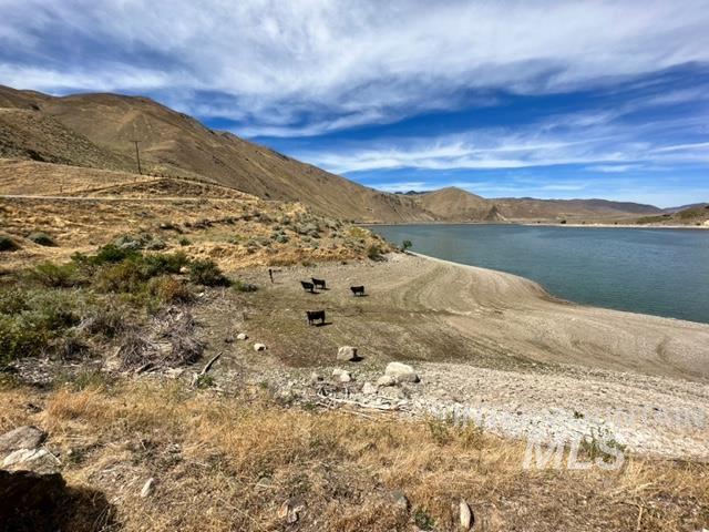 32214 Snake River Rd Property Photo 6
