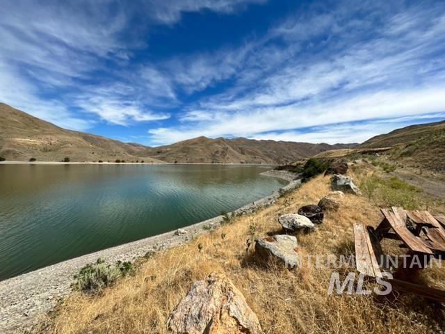 32214 Snake River Rd Property Photo 9