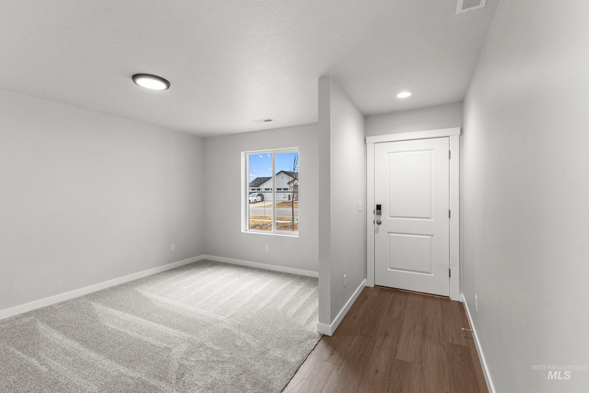 8258 E Bright Angel Dr Property Photo 2