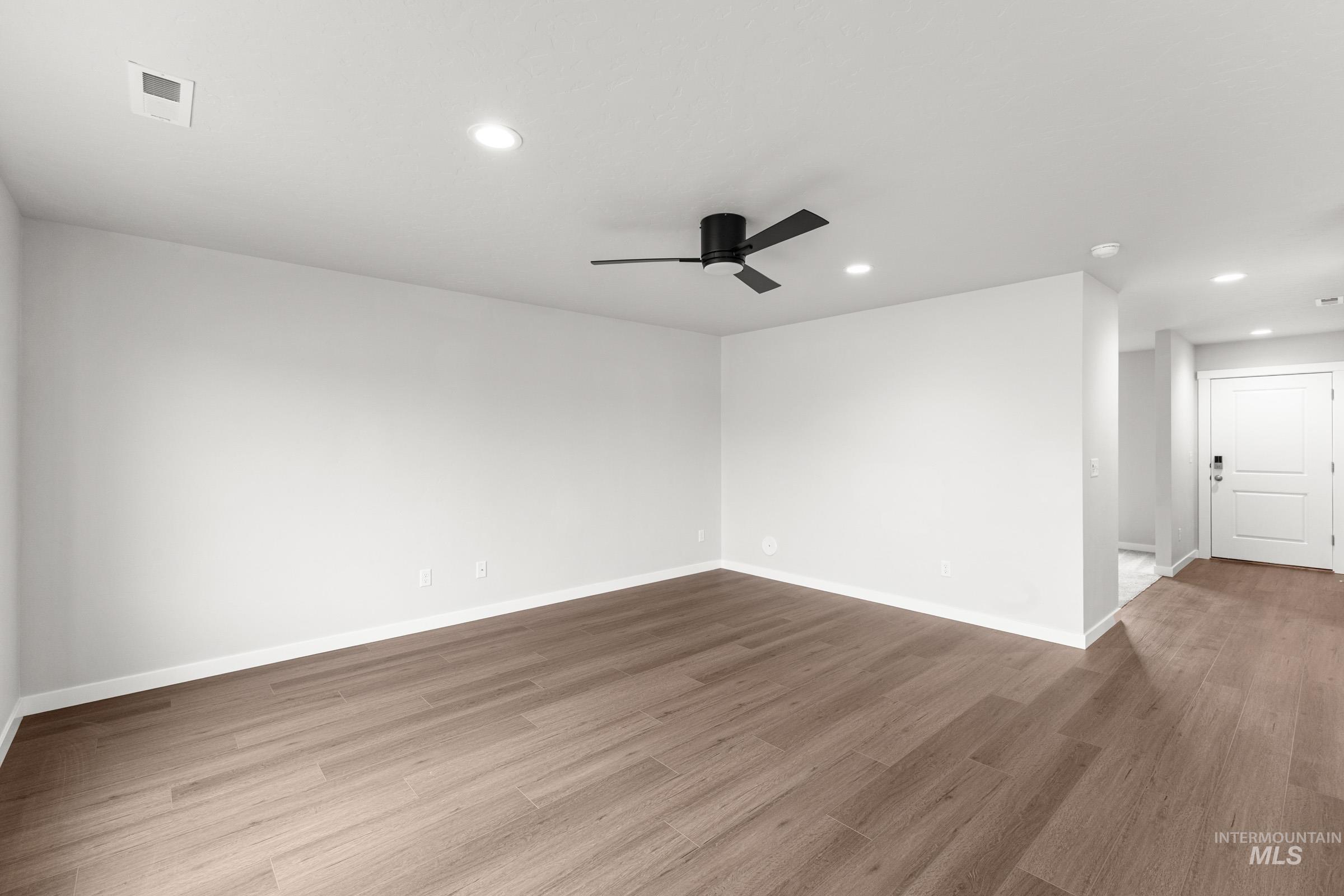 8258 E Bright Angel Dr Property Photo 8