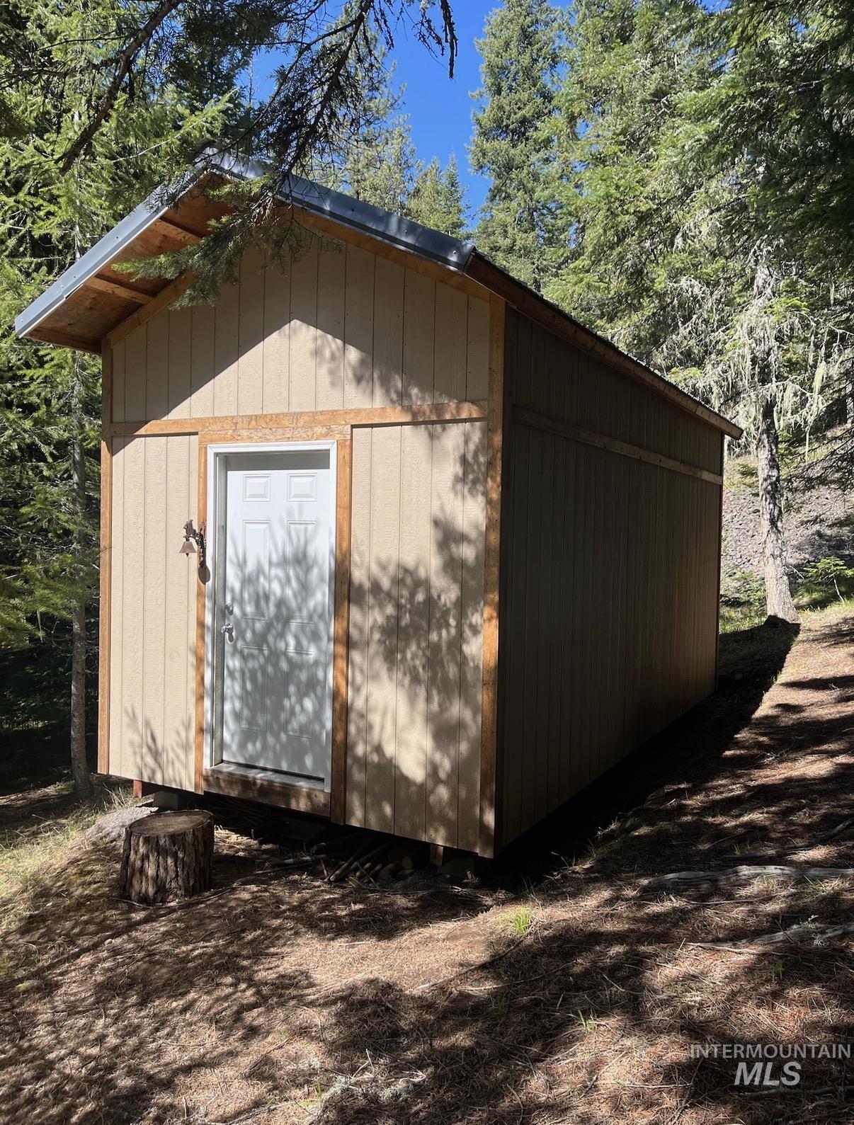 936 Red Fir Property Photo 2