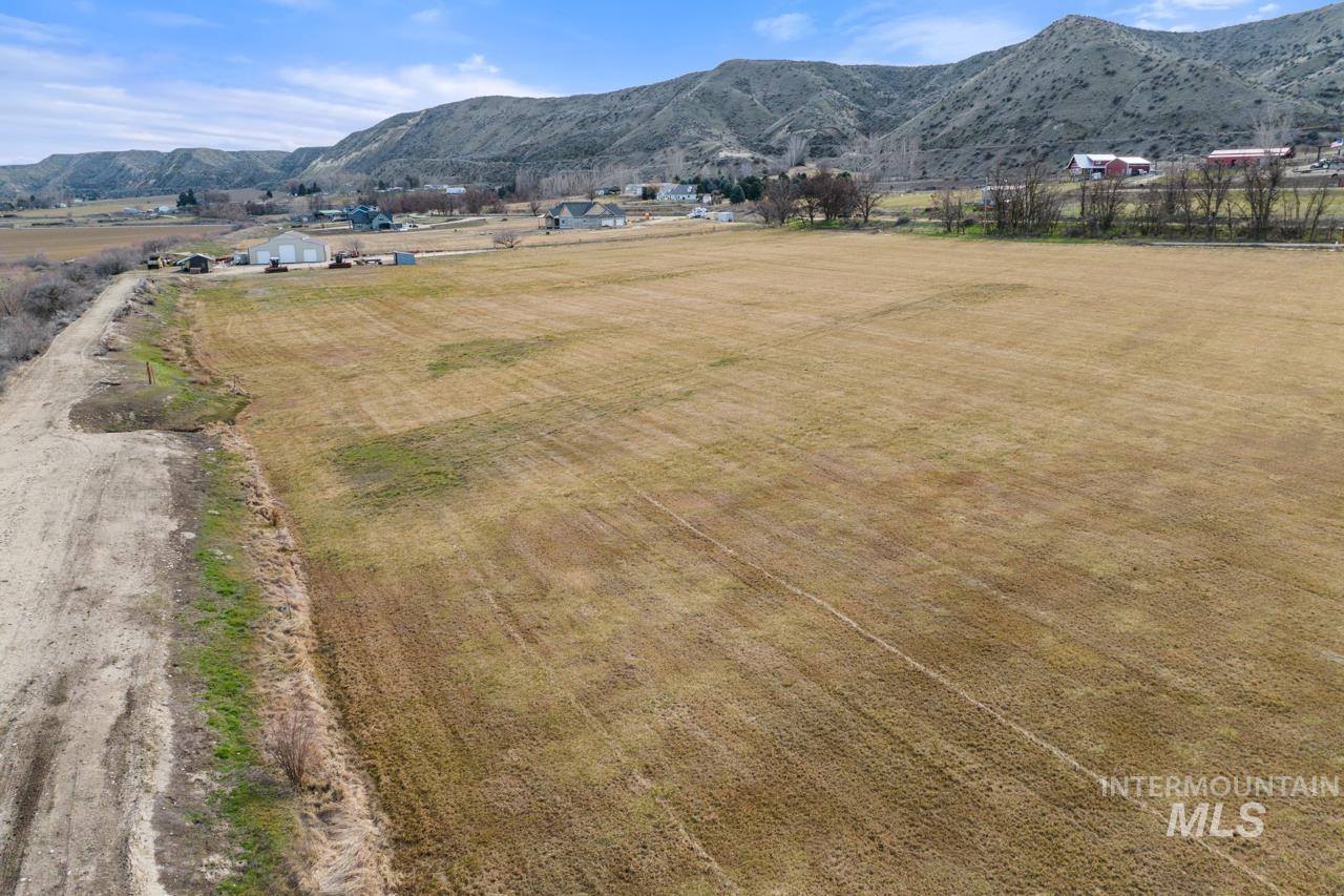 4009 Sally's Ln Property Photo 3