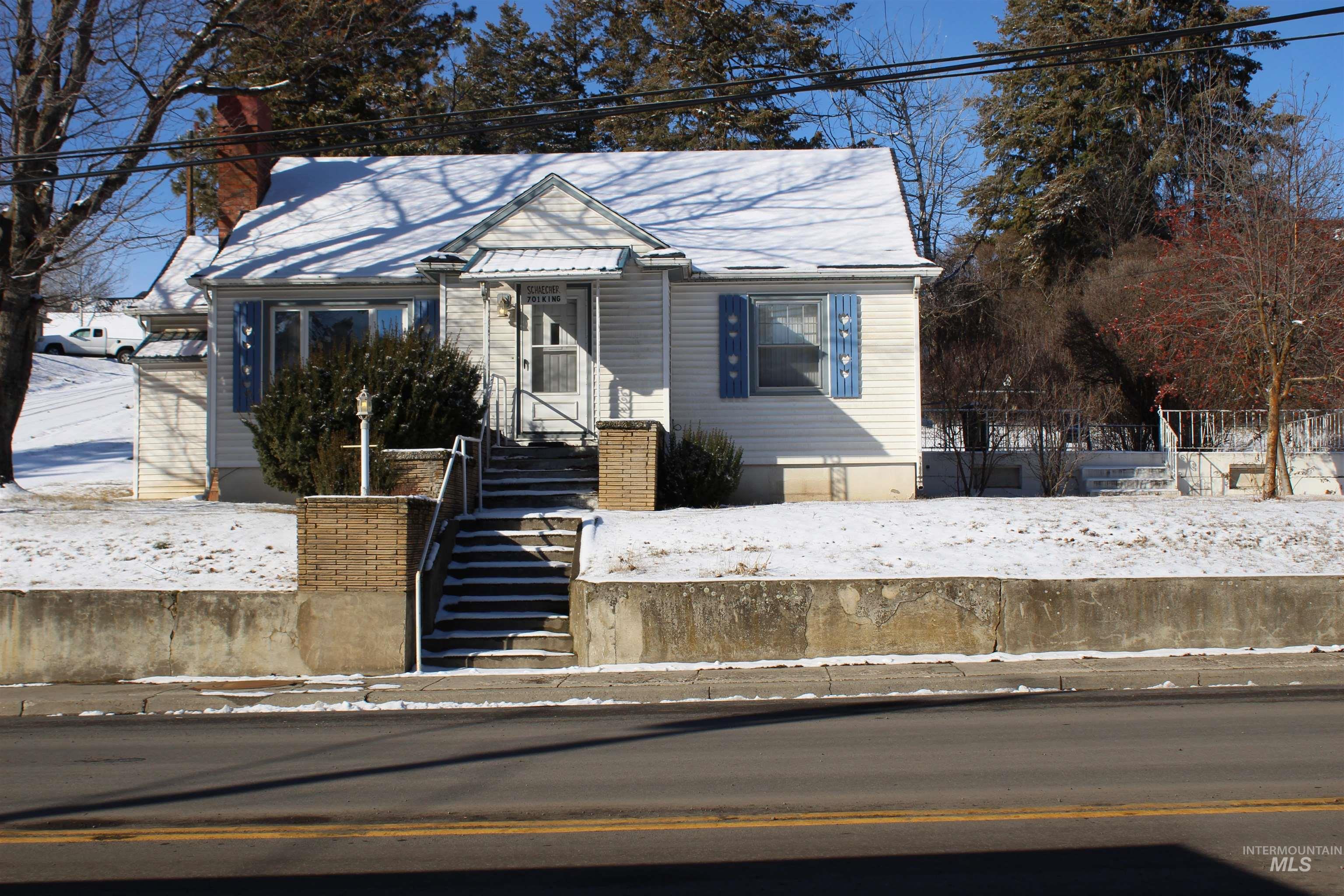 701 King Street Property Photo 2