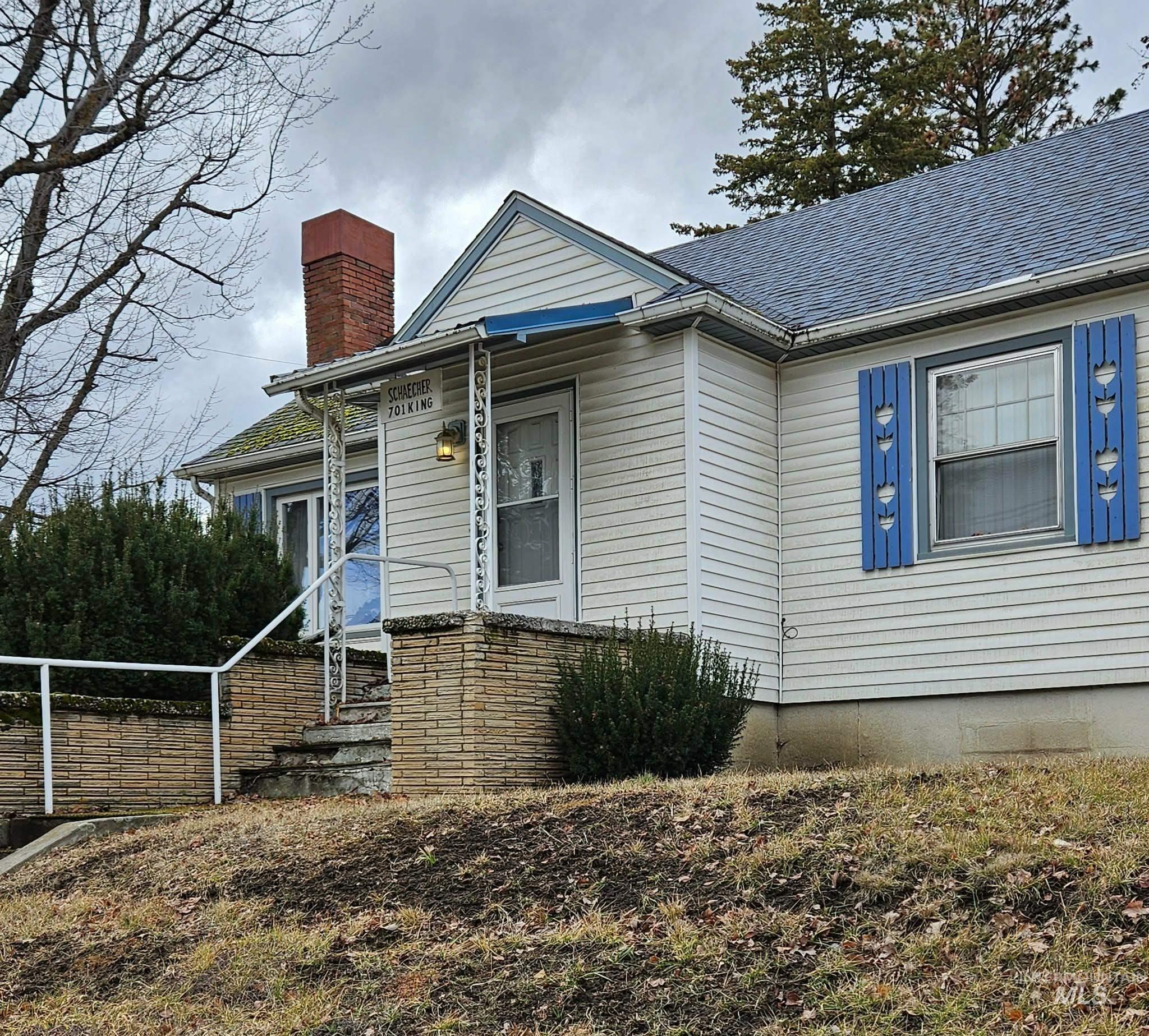 701 King Street Property Photo 3