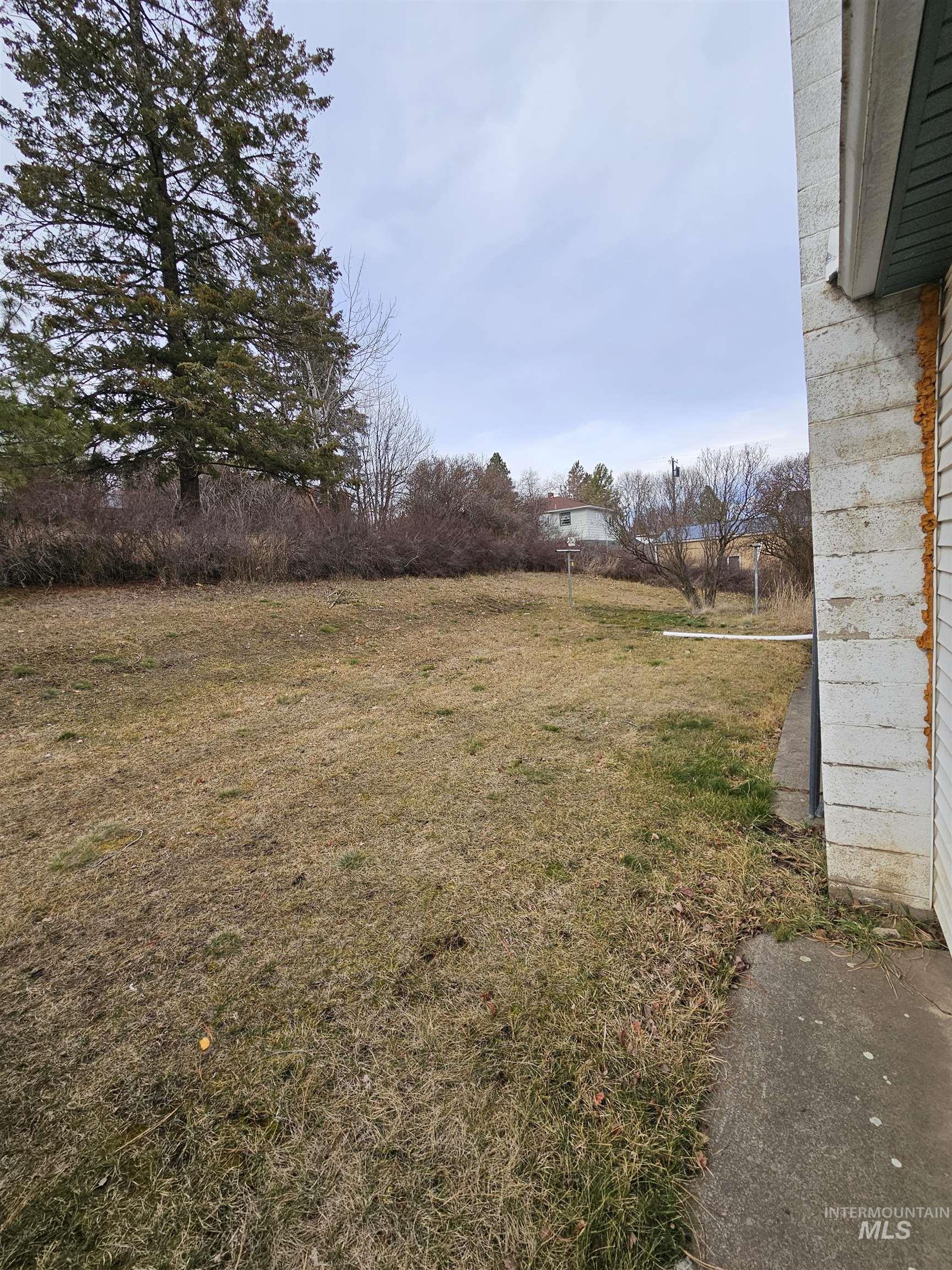 701 King Street Property Photo 5