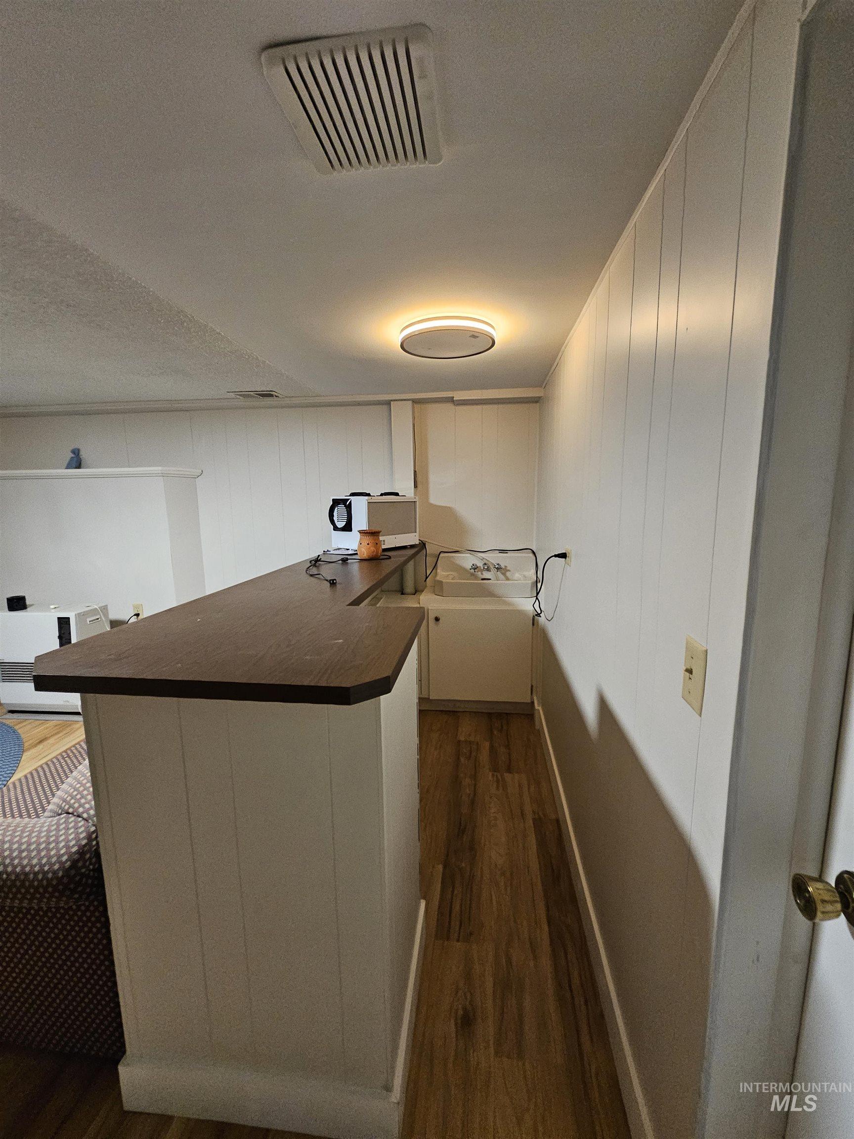 701 King Street Property Photo 18