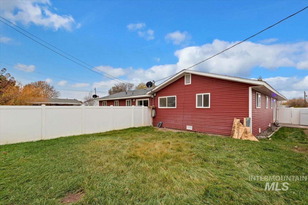 340 Taylor St. Property Photo 24