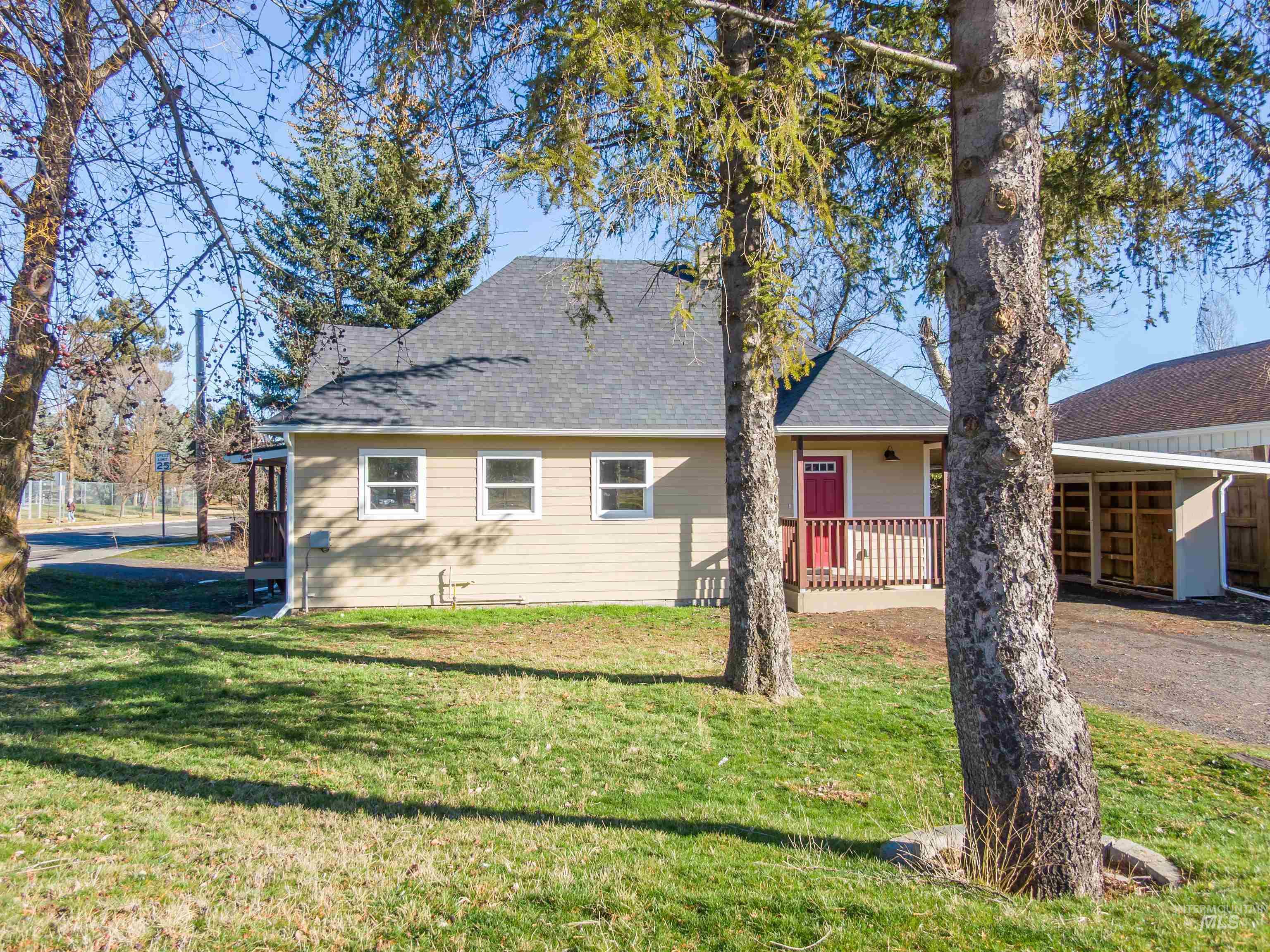 1605 E F Street Property Photo 1