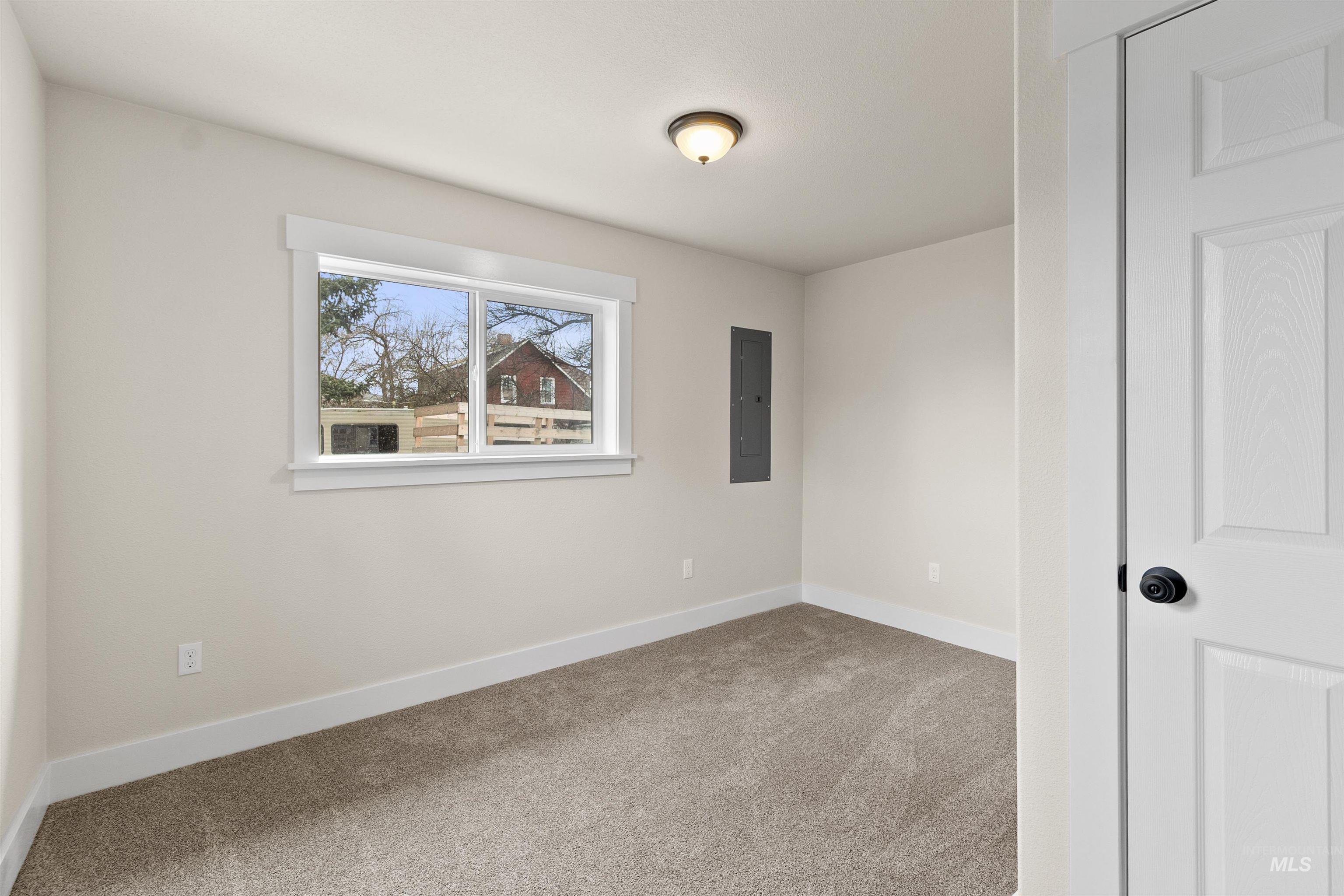 1605 E F Street Property Photo 23