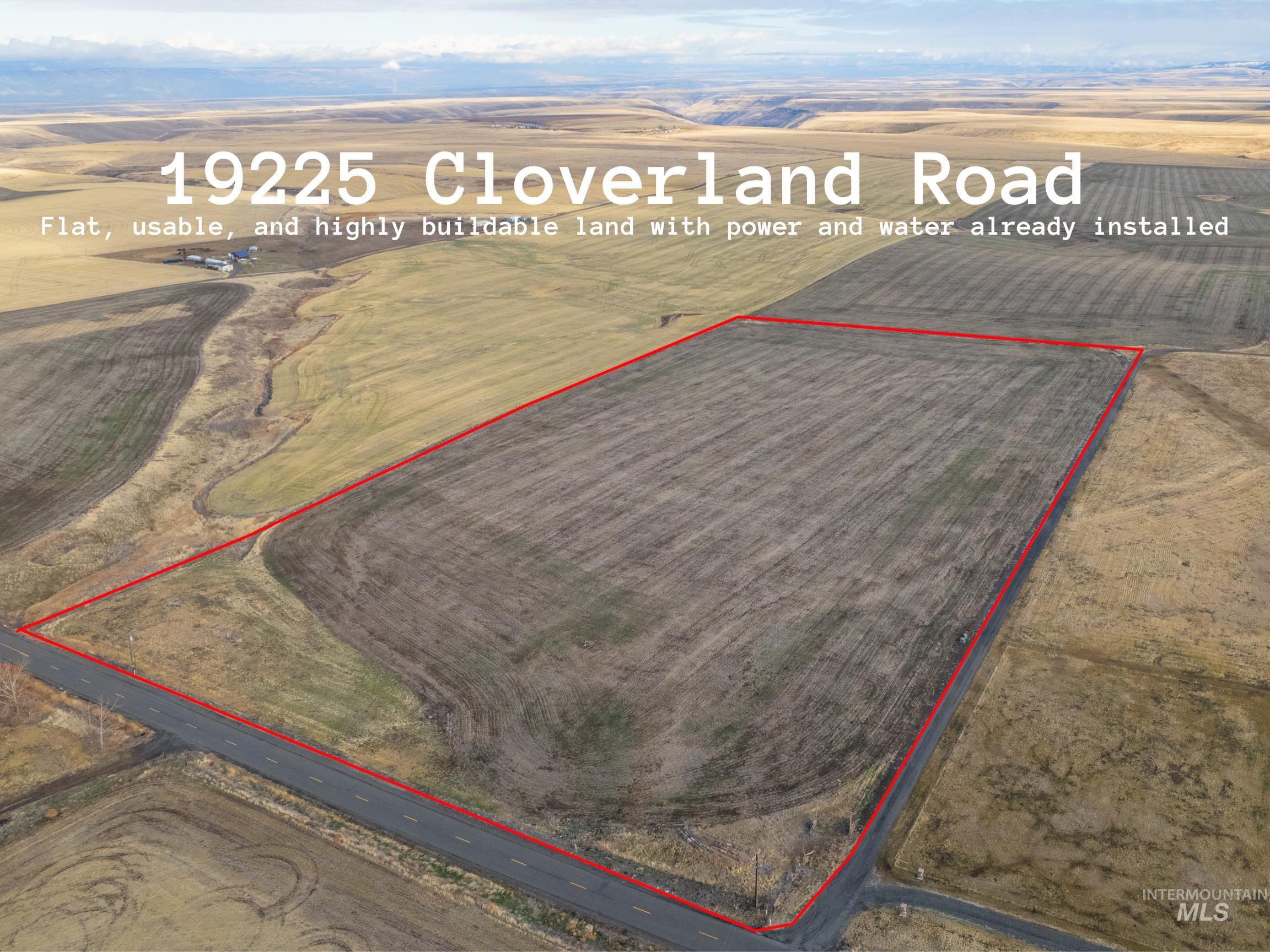 19225 Cloverland Road Property Photo 1