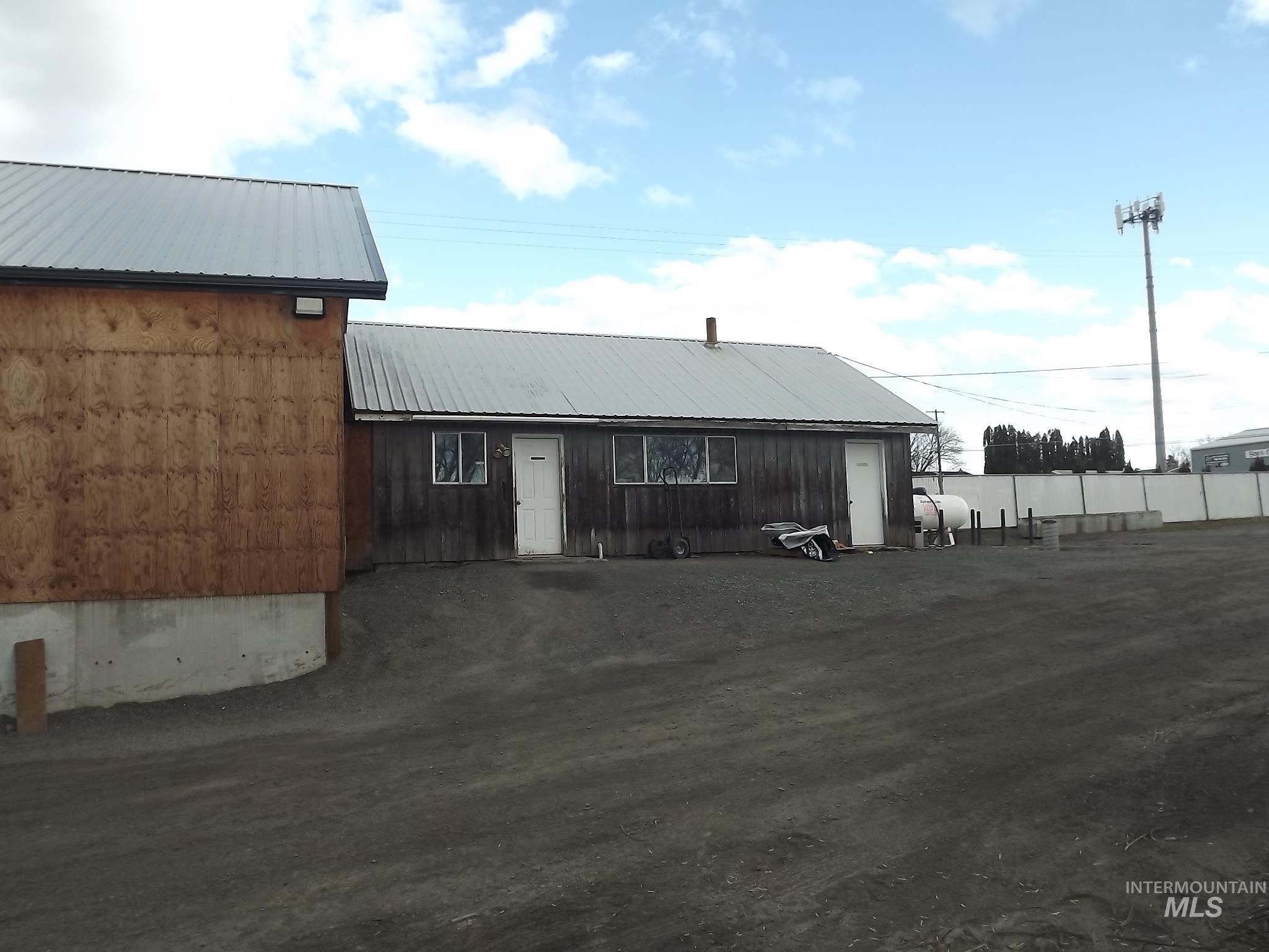 1415 Ripon Avenue Property Photo 2