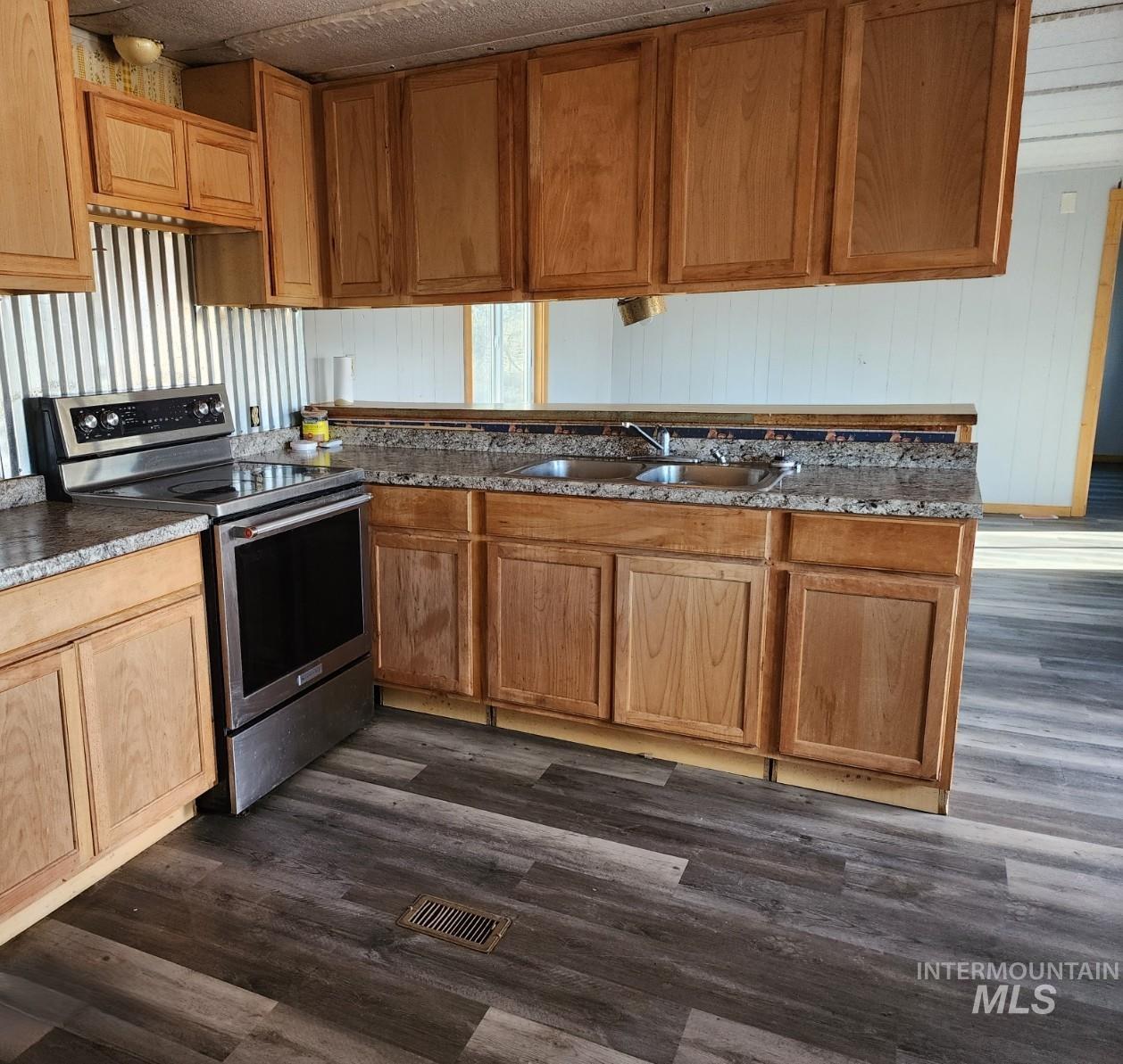 1853 Mclay Road Property Photo 2