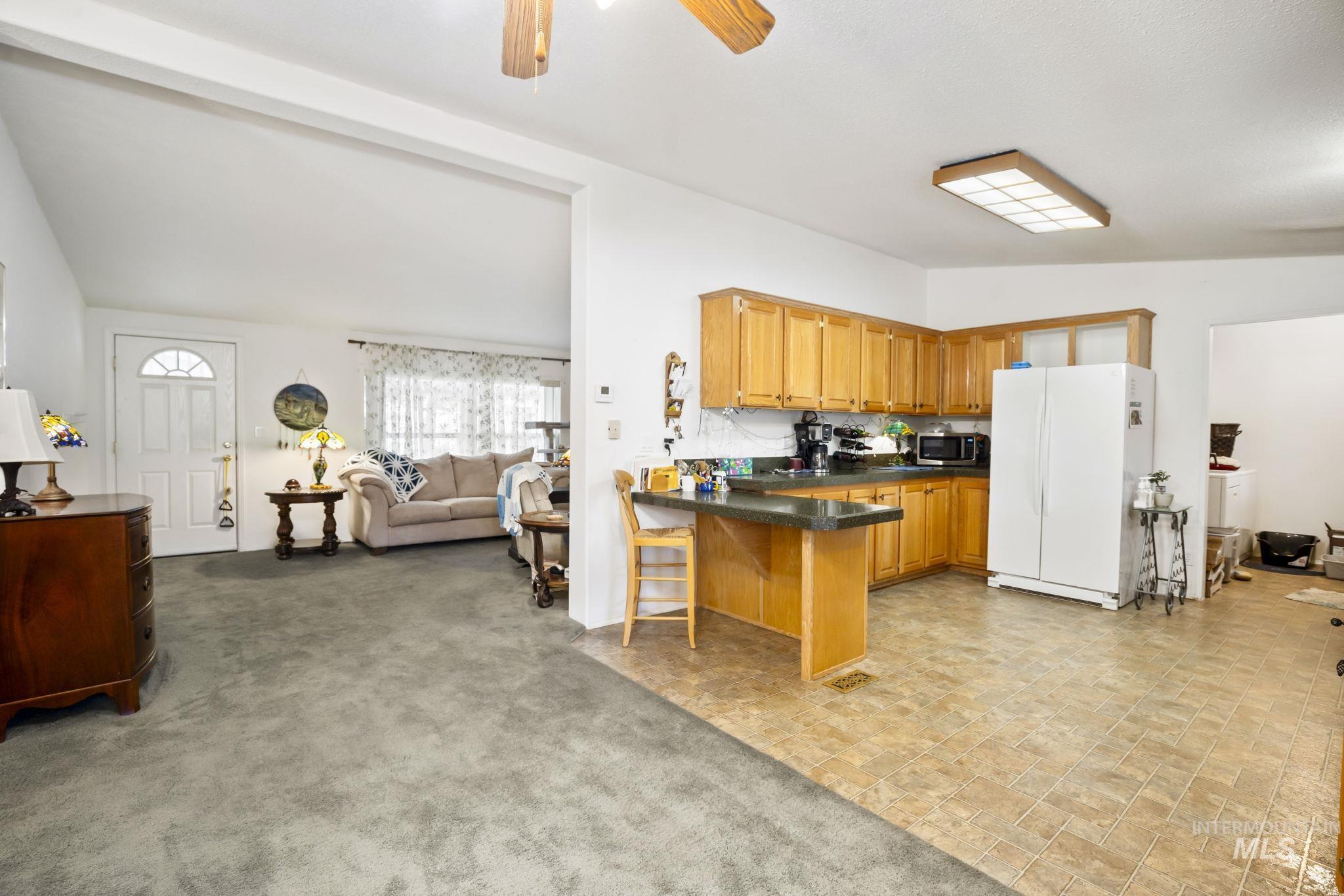 5560 N. Fairfax Ln Property Photo 7