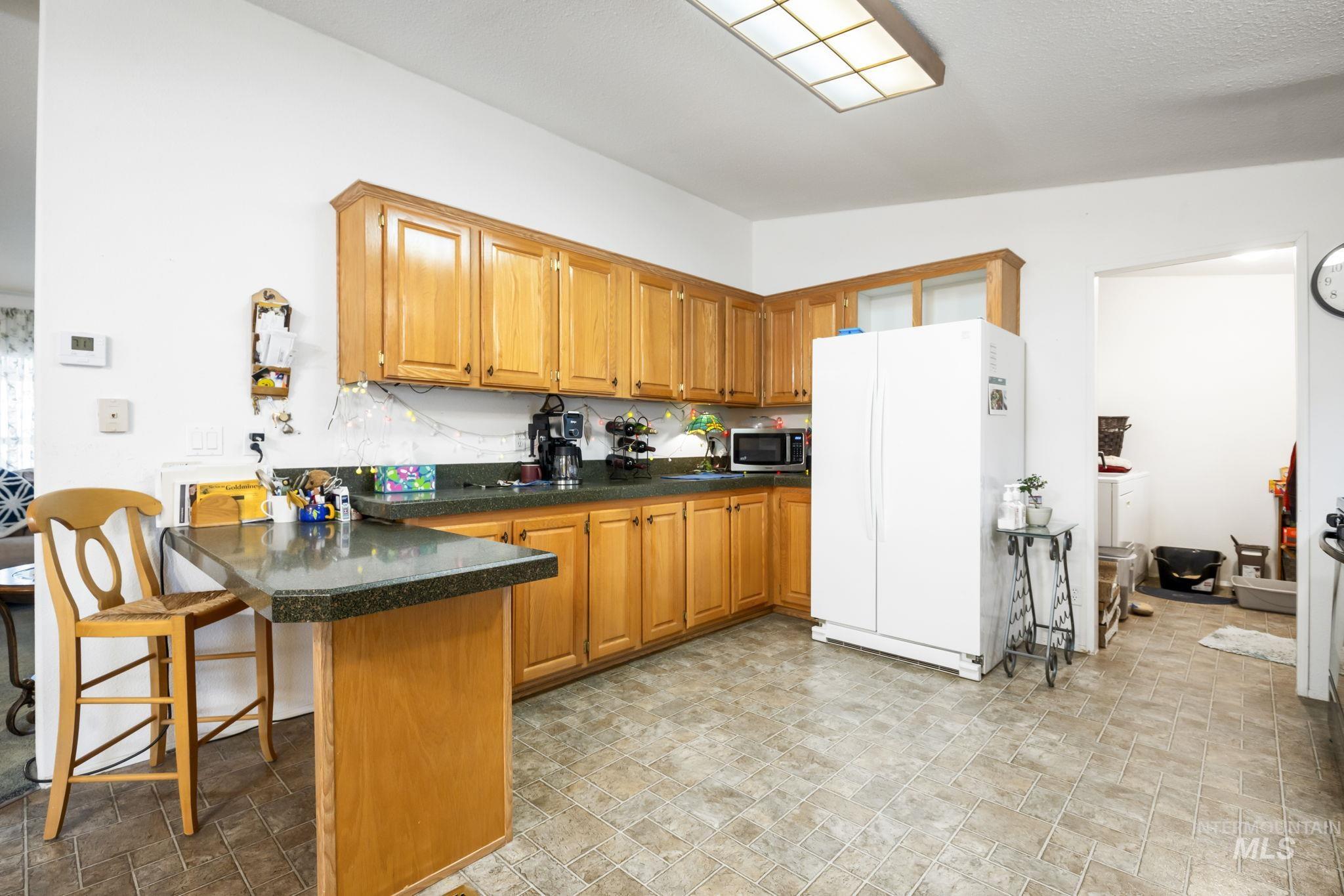5560 N. Fairfax Ln Property Photo 8