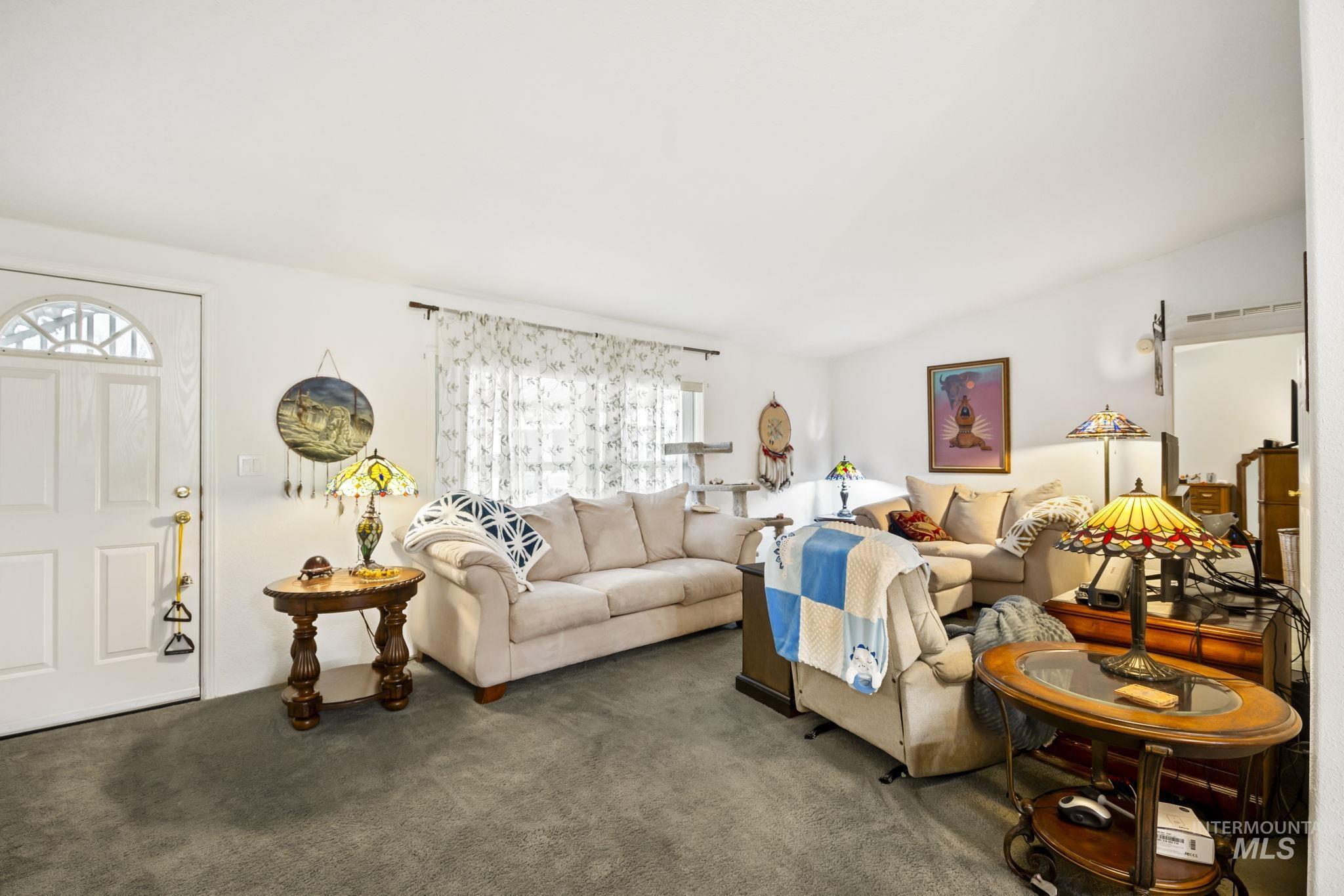 5560 N. Fairfax Ln Property Photo 15