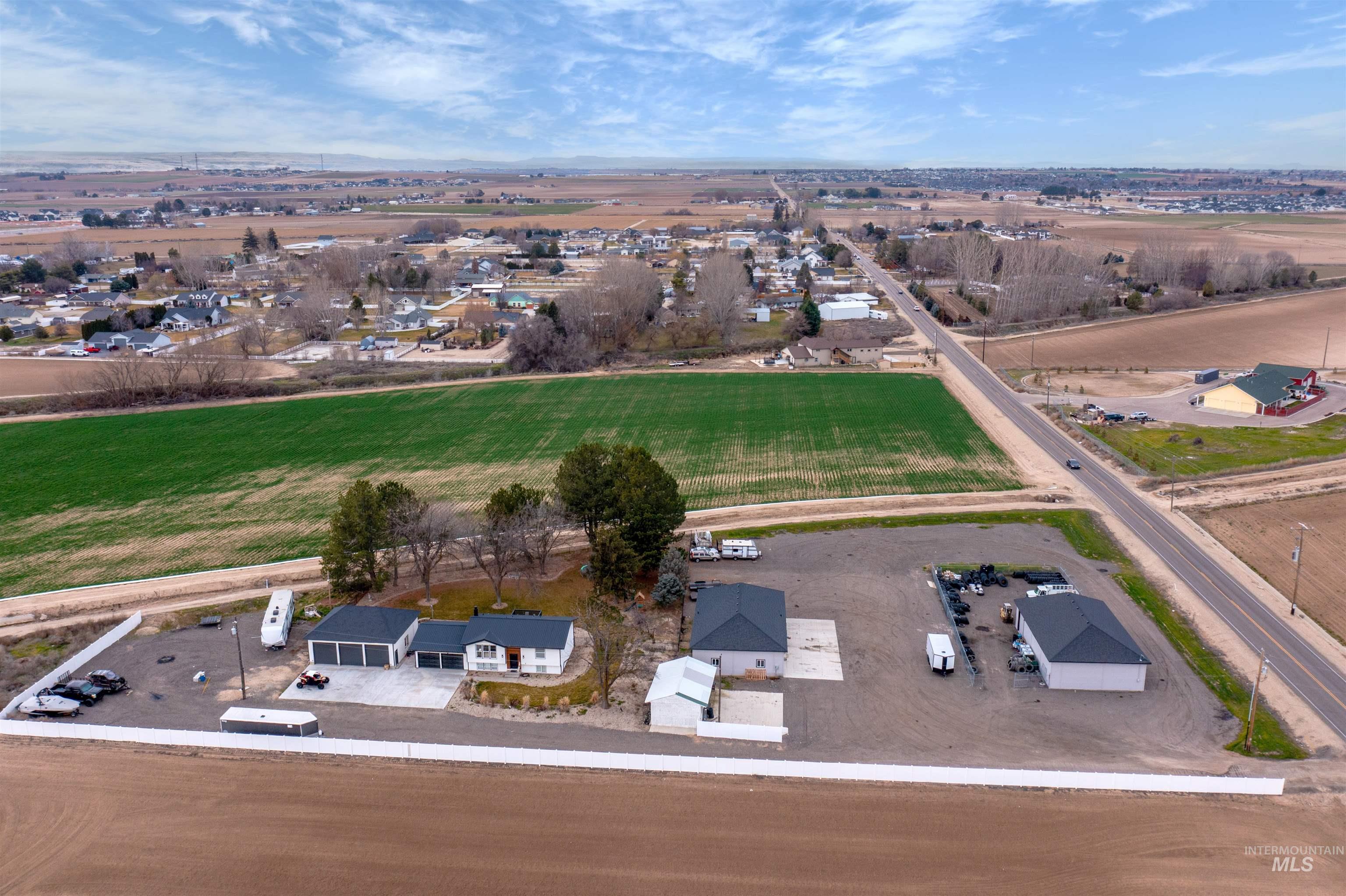 11583 Orchard Ave Property Photo 4