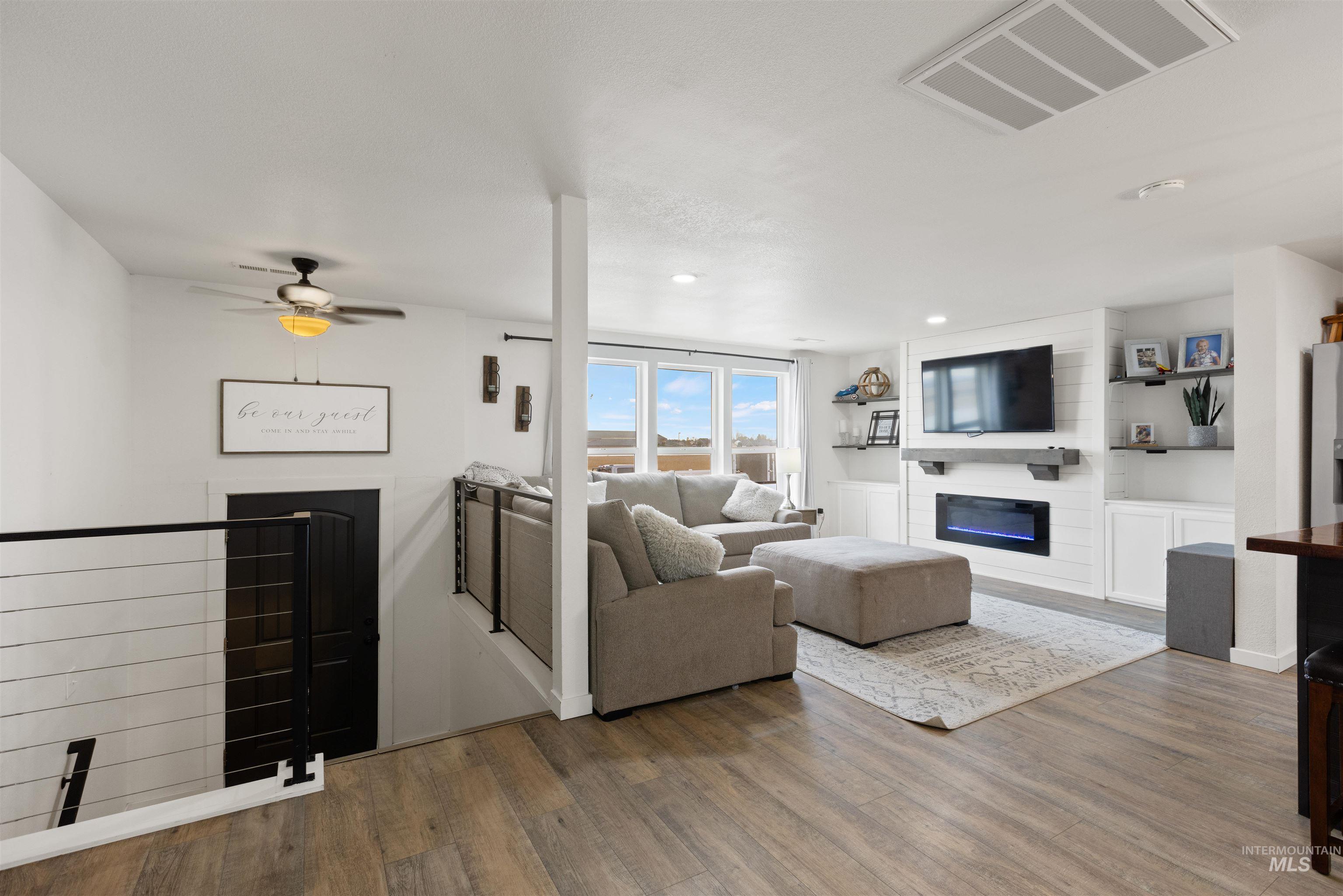 11583 Orchard Ave Property Photo 8