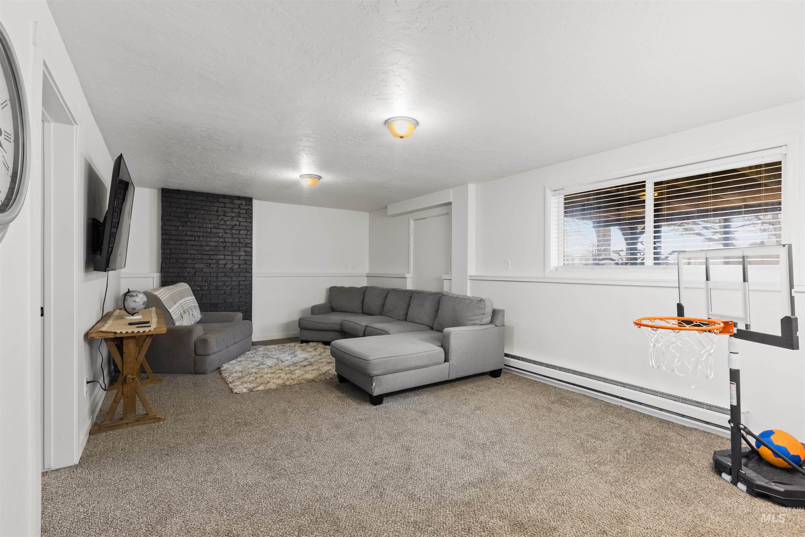 11583 Orchard Ave Property Photo 26