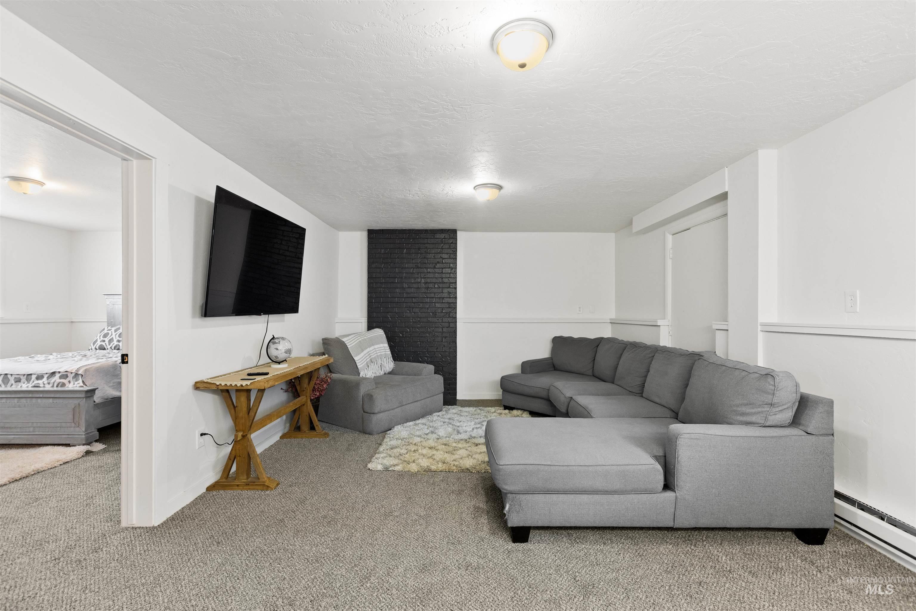 11583 Orchard Ave Property Photo 27