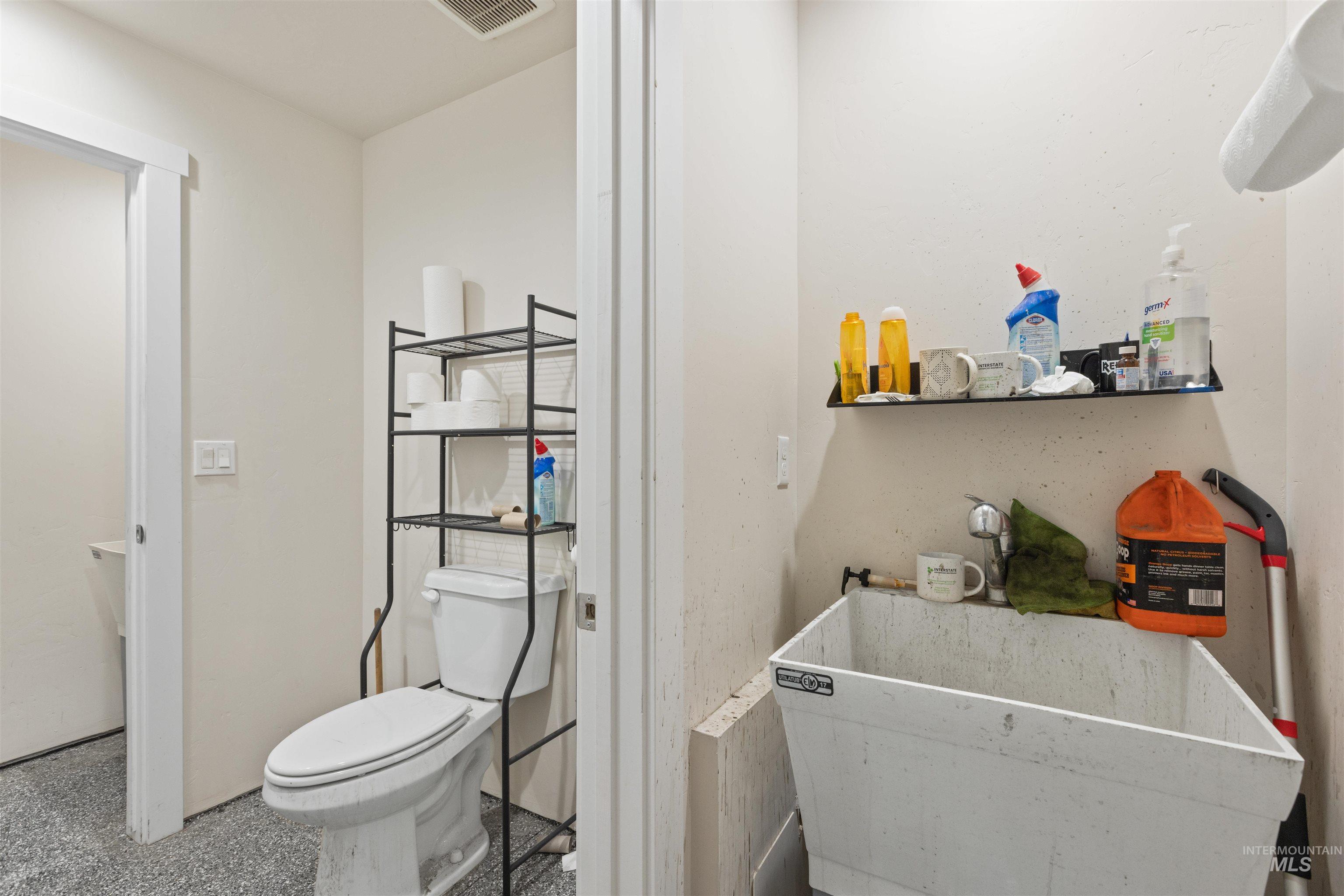 11583 Orchard Ave Property Photo 44
