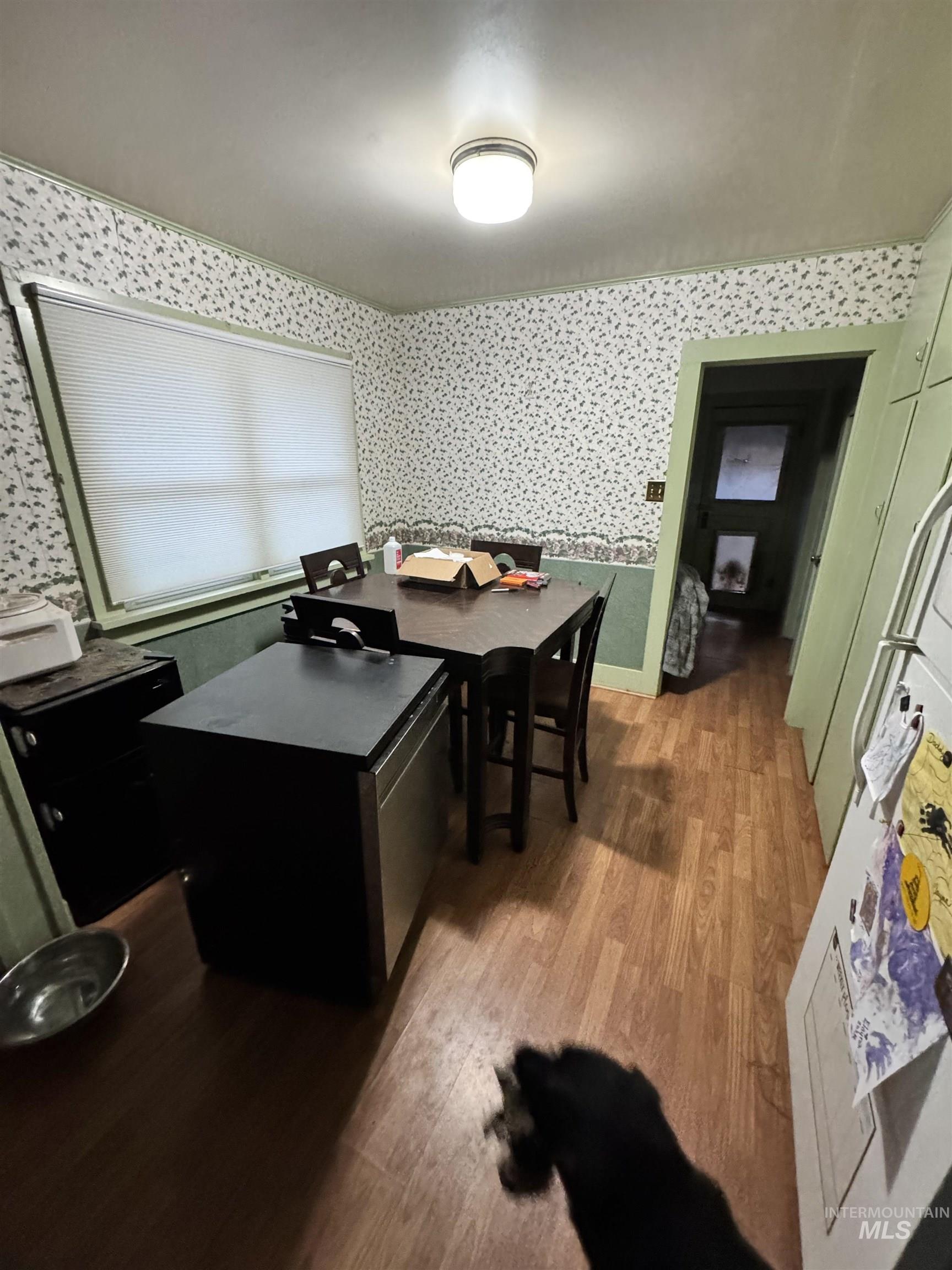 411 S Wardwell Ave Property Photo 10