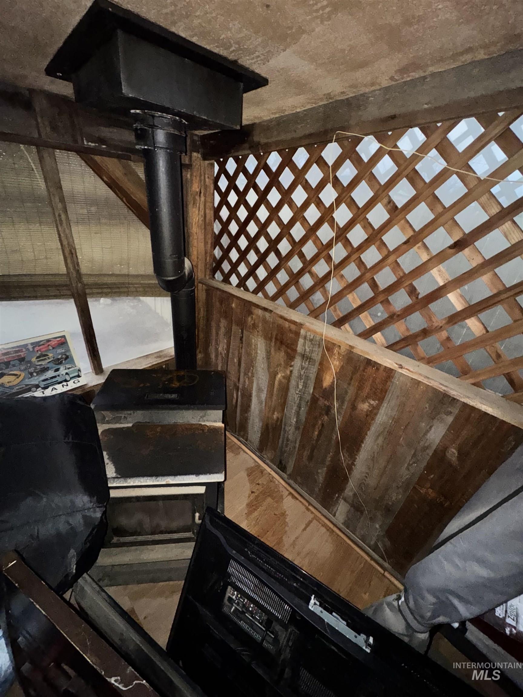 411 S Wardwell Ave Property Photo 17