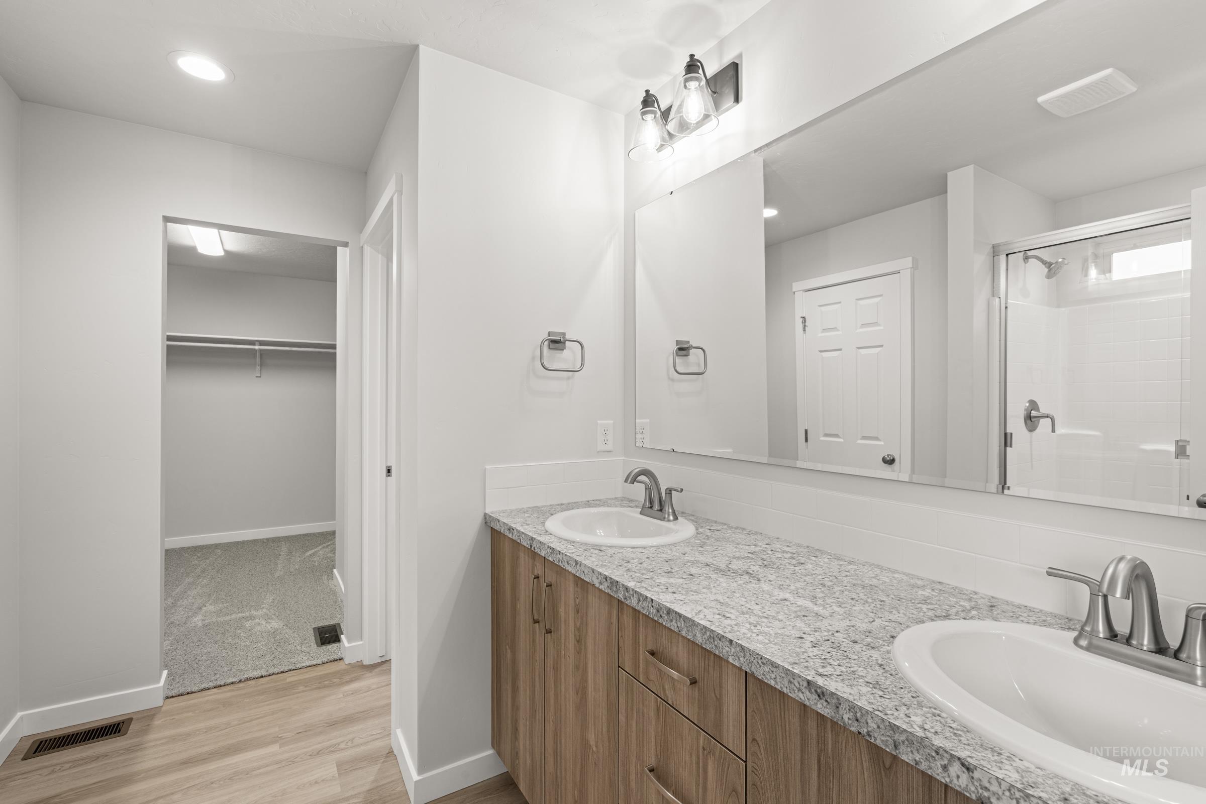 1669 Dyer St Property Photo 22