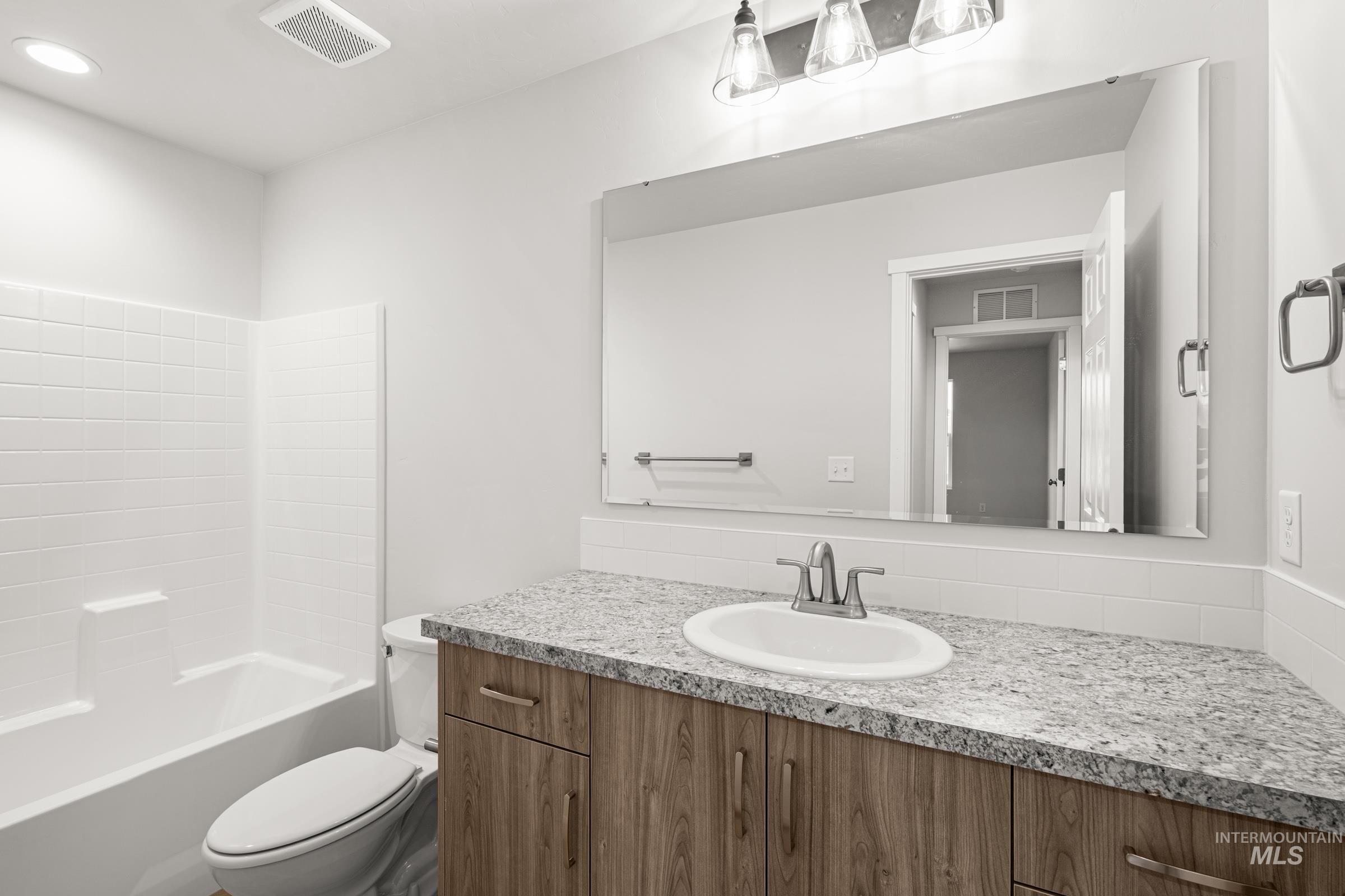 1669 Dyer St Property Photo 24