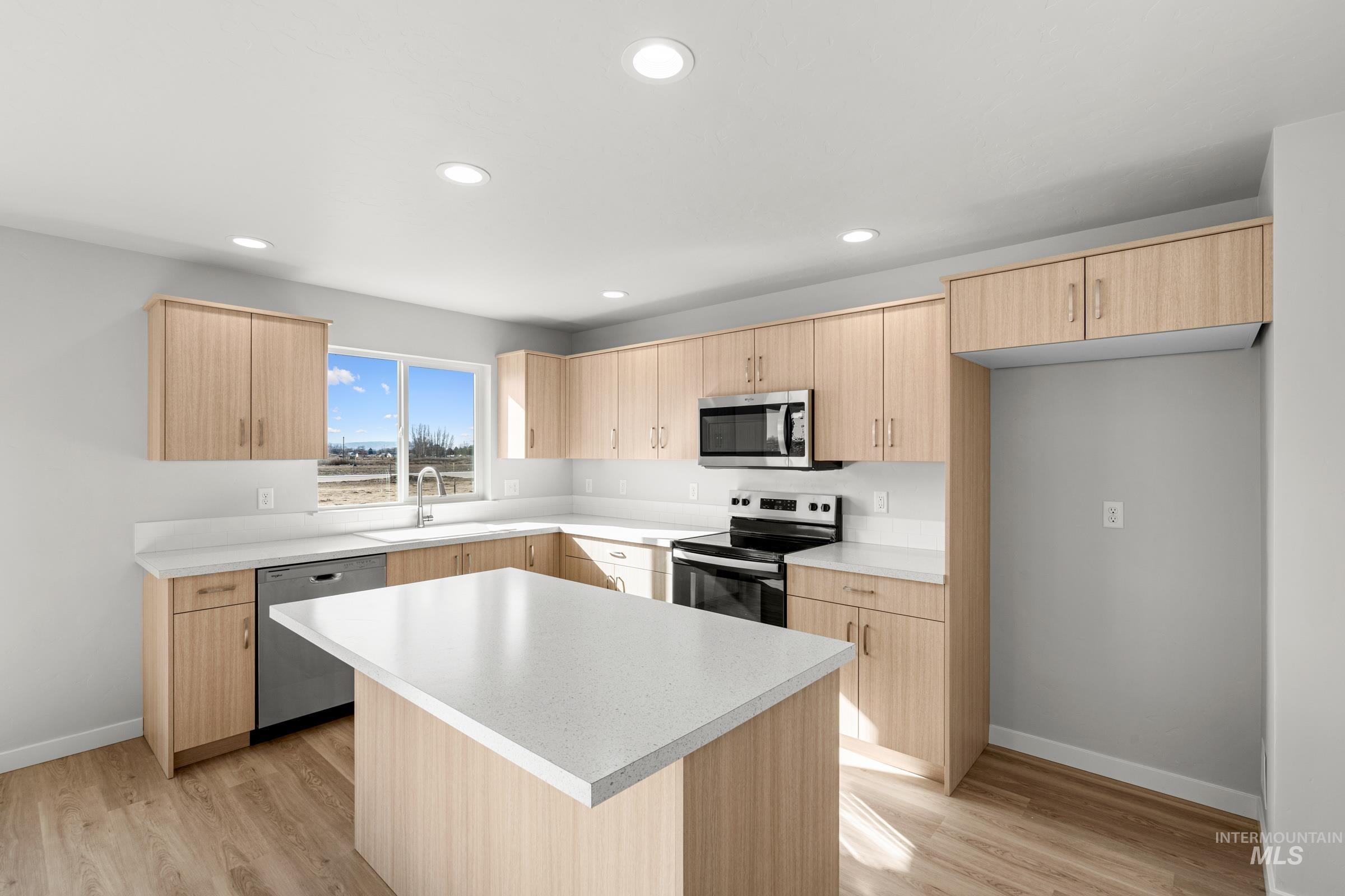 1687 Dyer St Property Photo 4