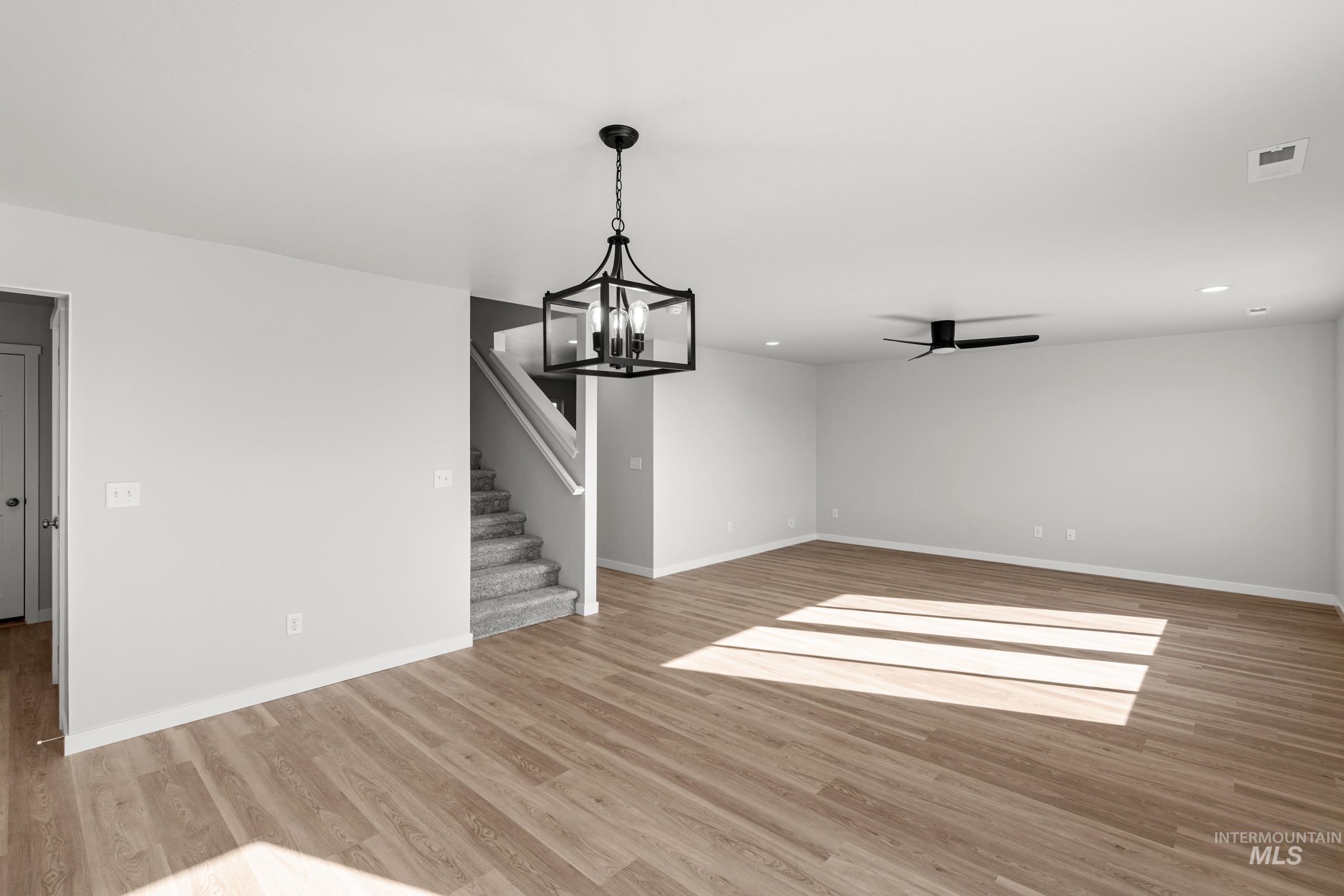 1687 Dyer St Property Photo 7