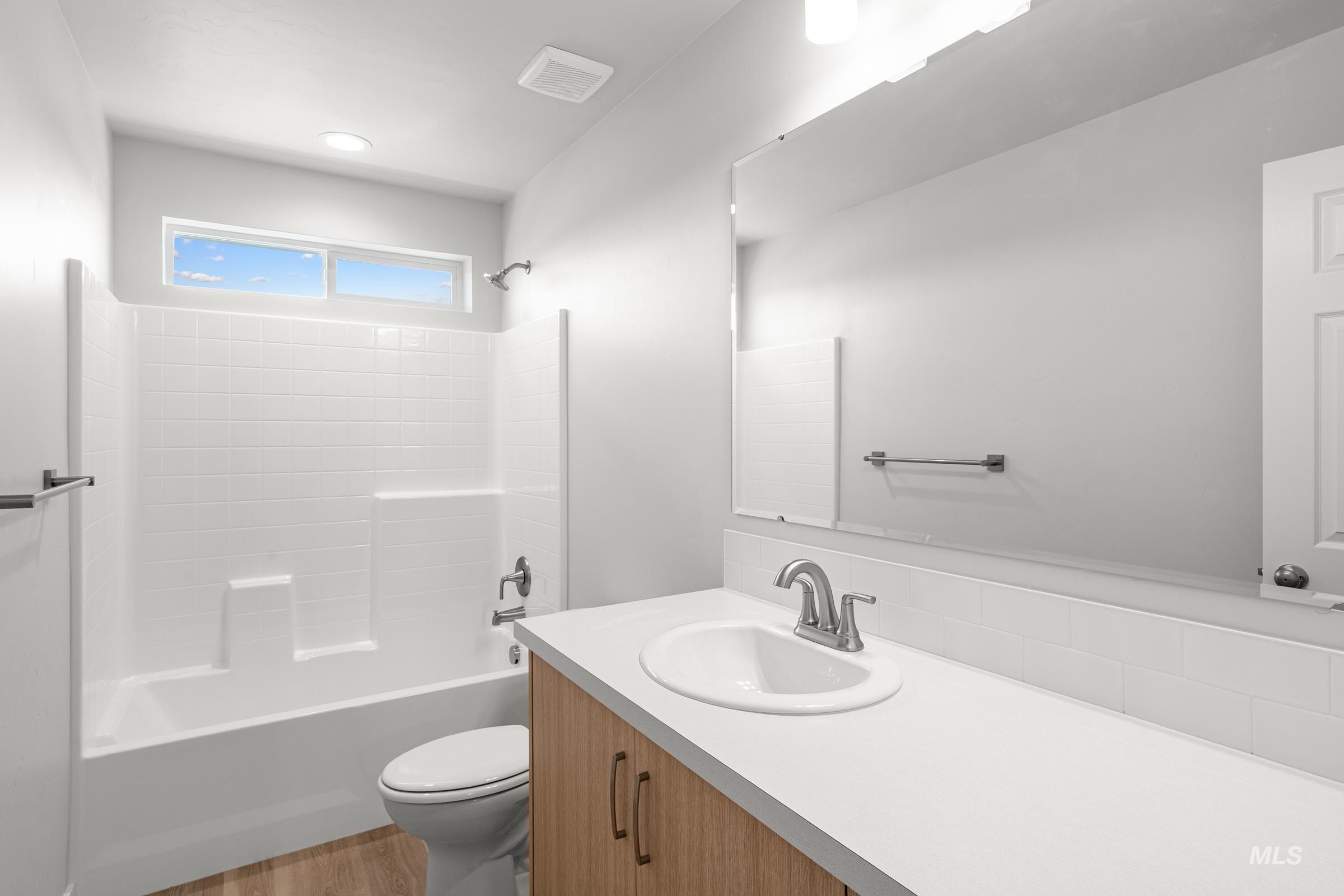 1687 Dyer St Property Photo 28