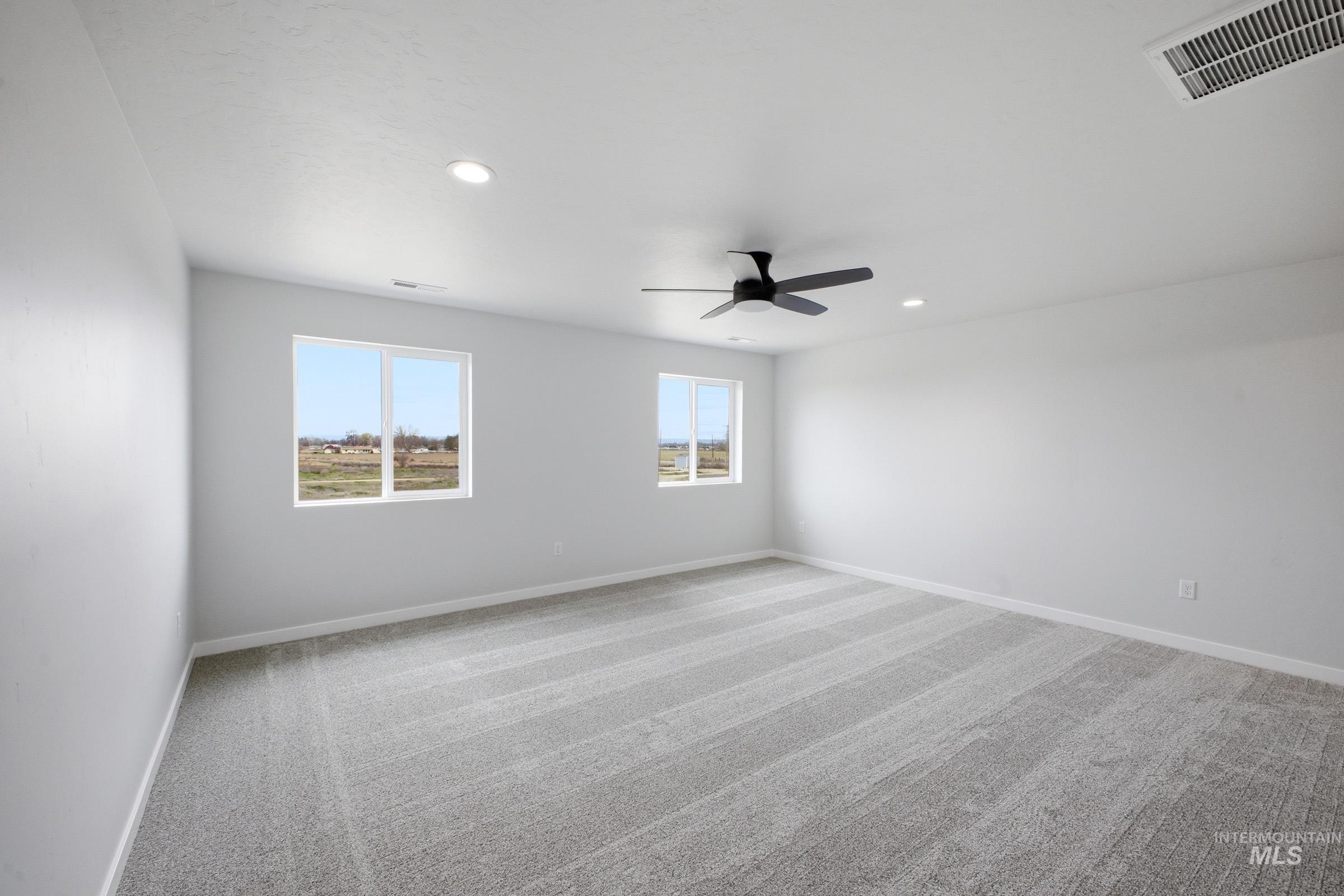 1557 Covington St Property Photo 18