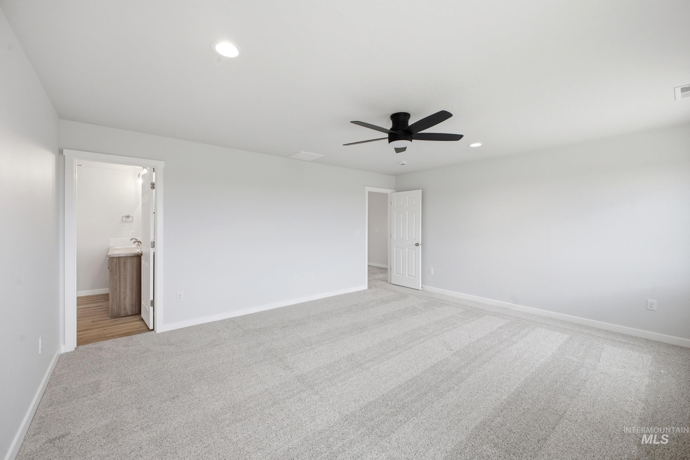 1557 Covington St Property Photo 19