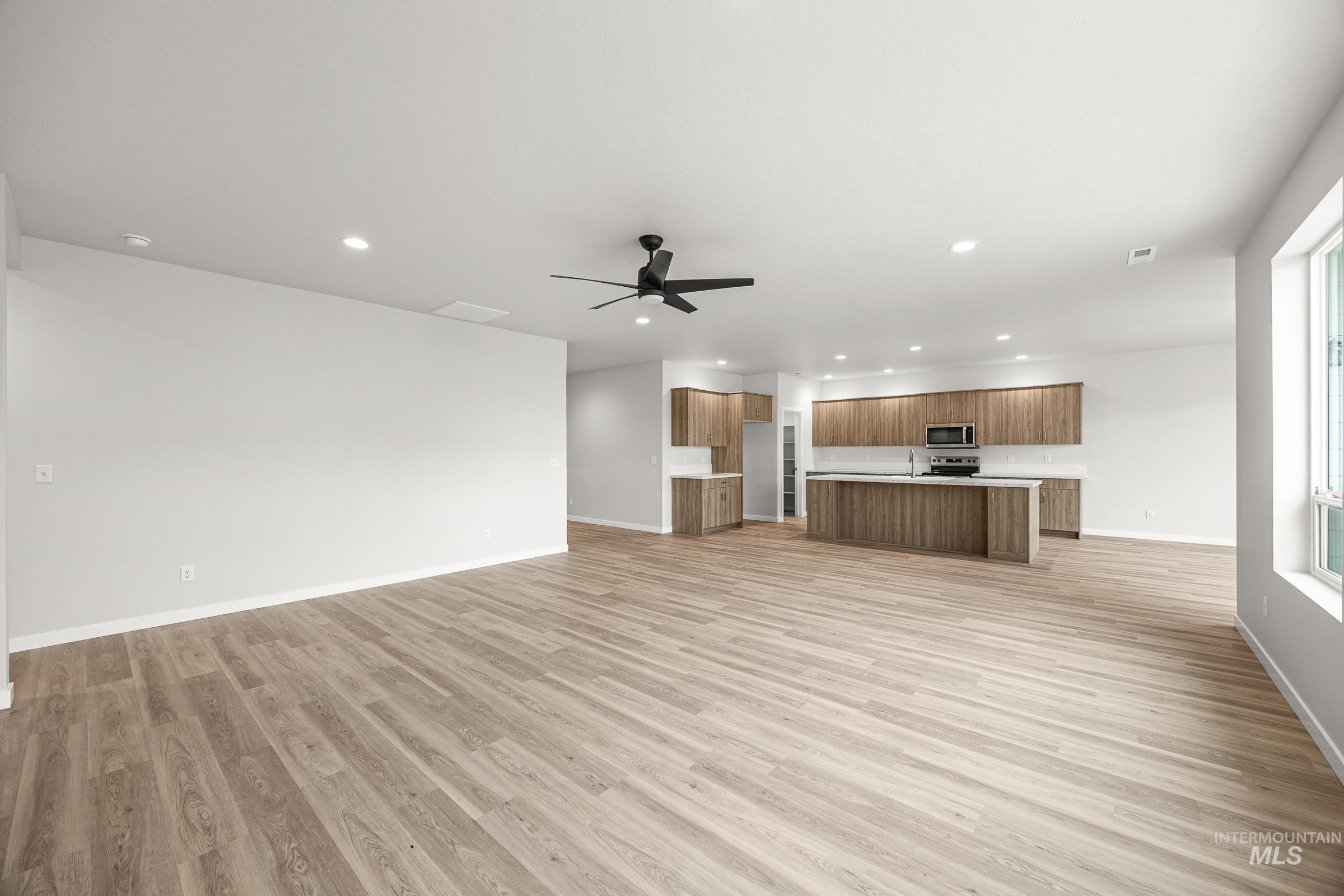 13667 Judson St Property Photo 9