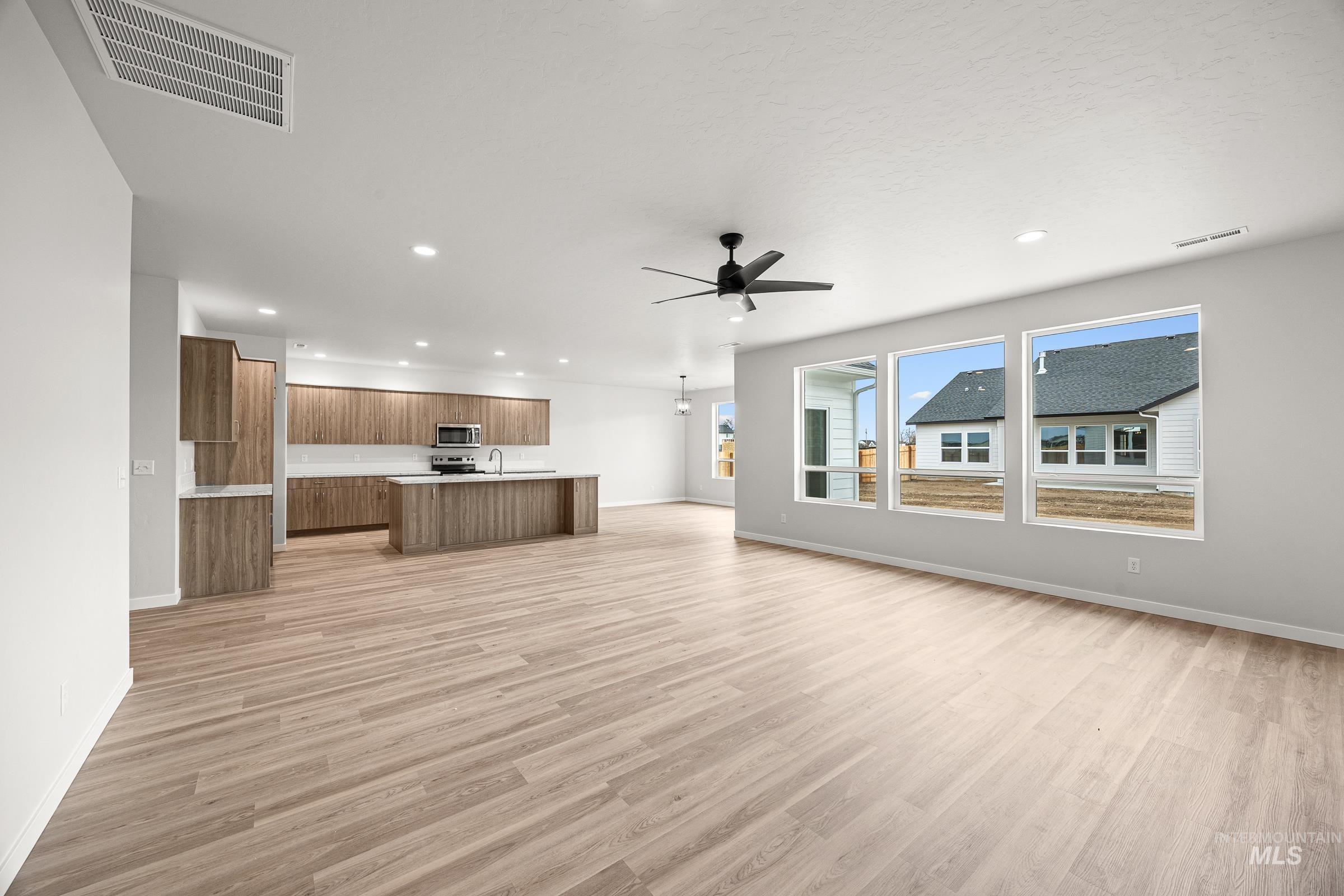 13667 Judson St Property Photo 10